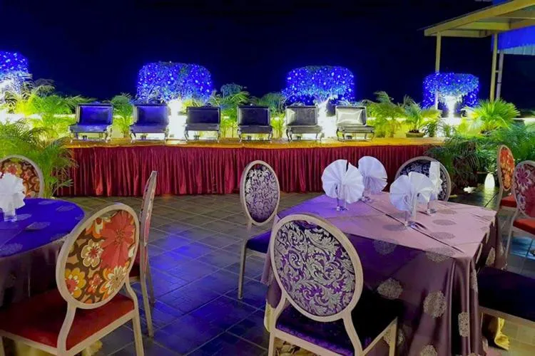 Restaurant/places to eat in Hotel Star Pacific