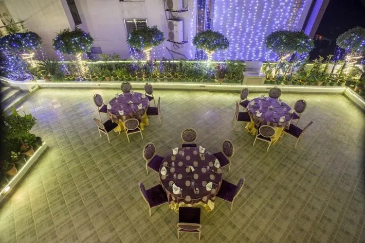 People in Hotel Star Pacific