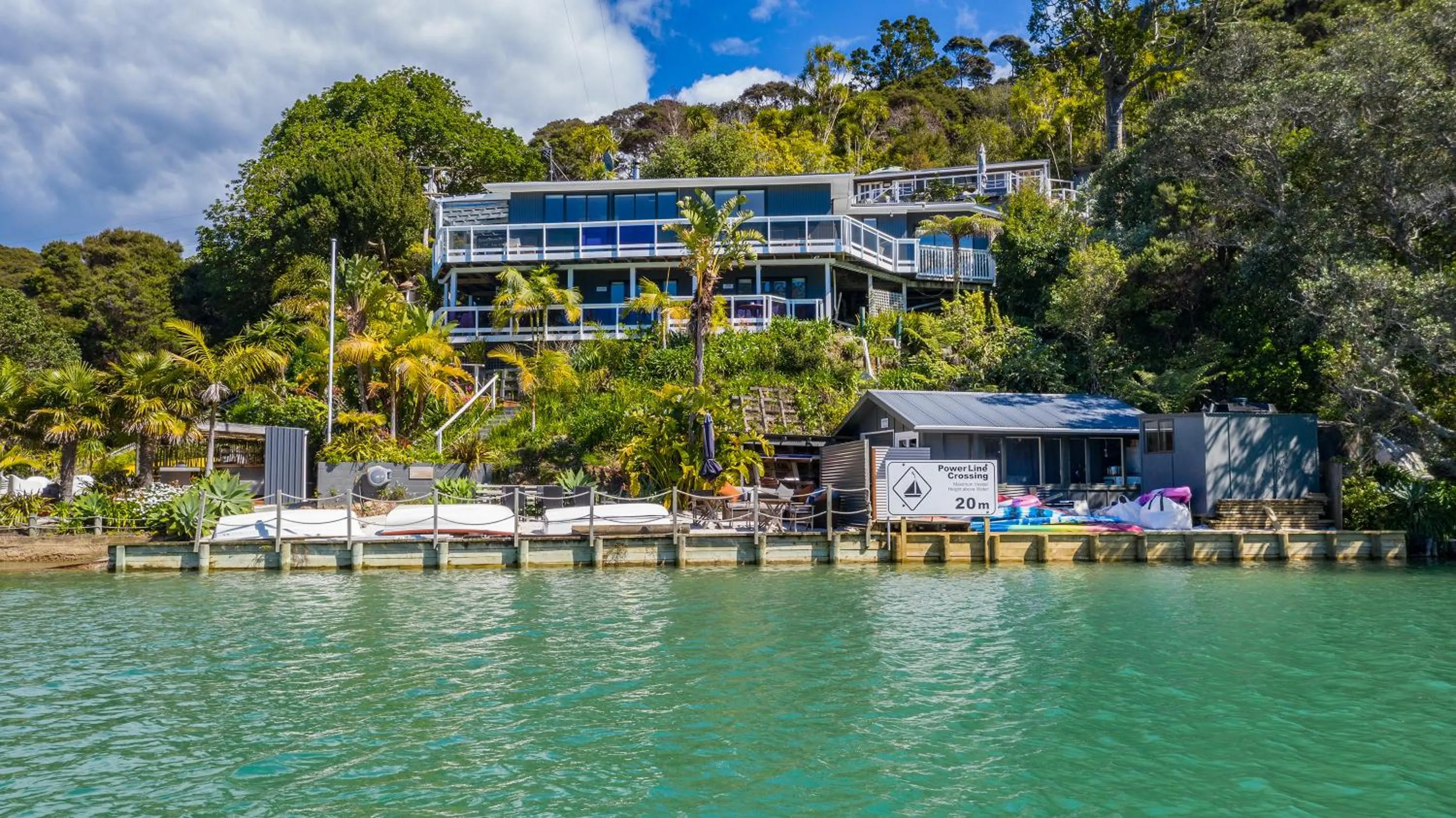 Property building in Kawau Lodge Boutique Resort