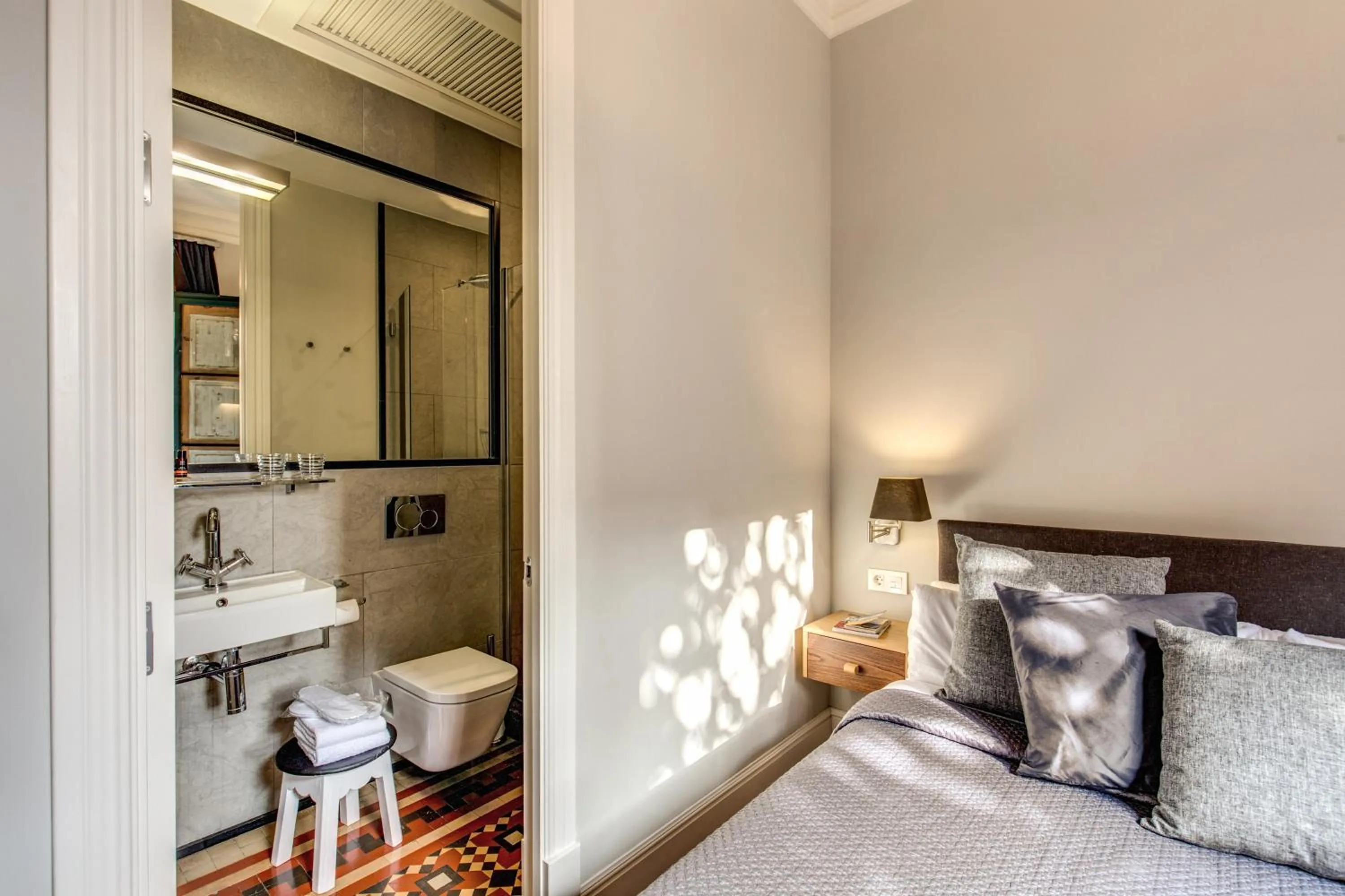 Bathroom, Bed in We Boutique Hotel Barcelona