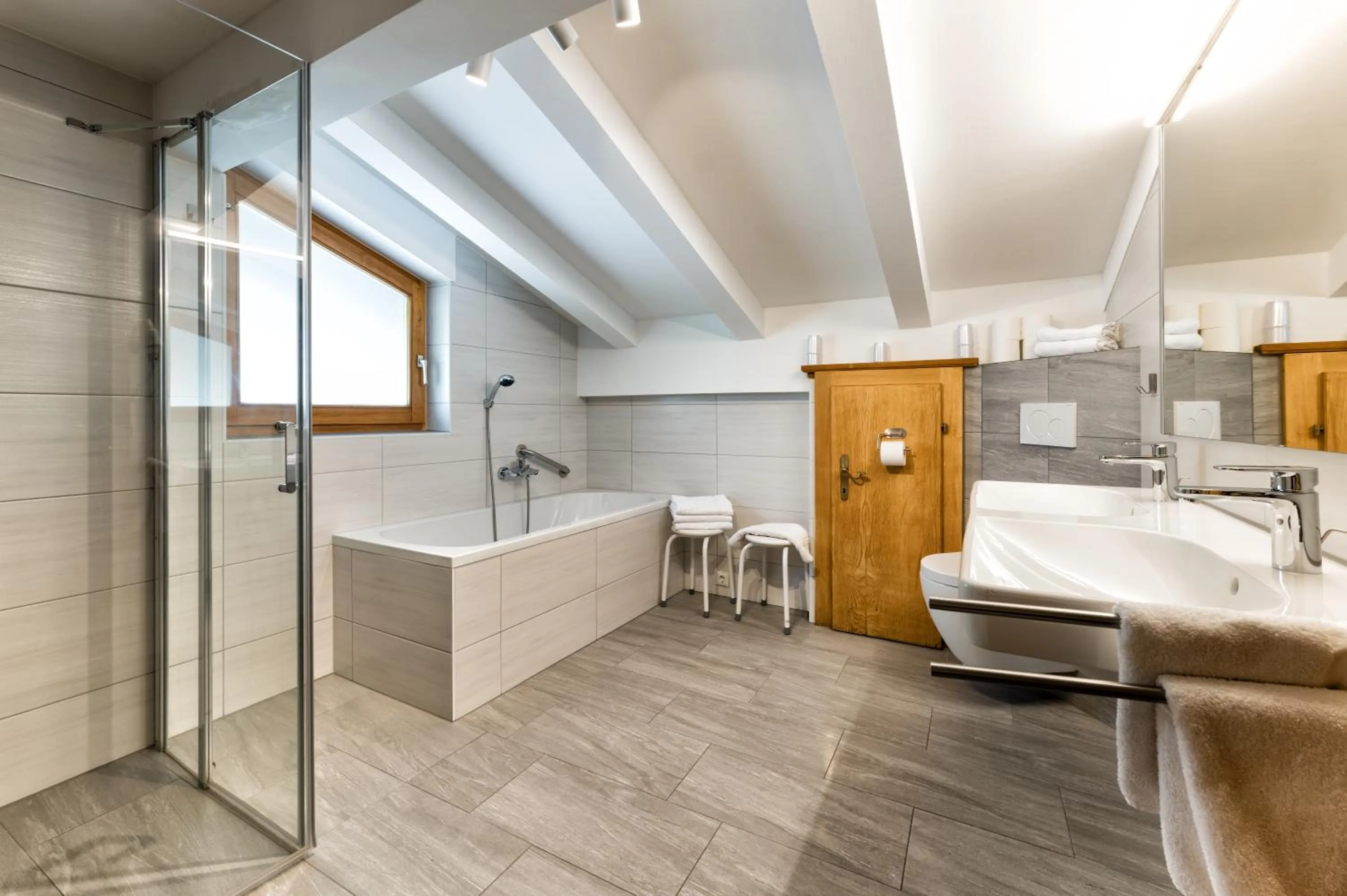 Shower in Appartementanlage Kerber