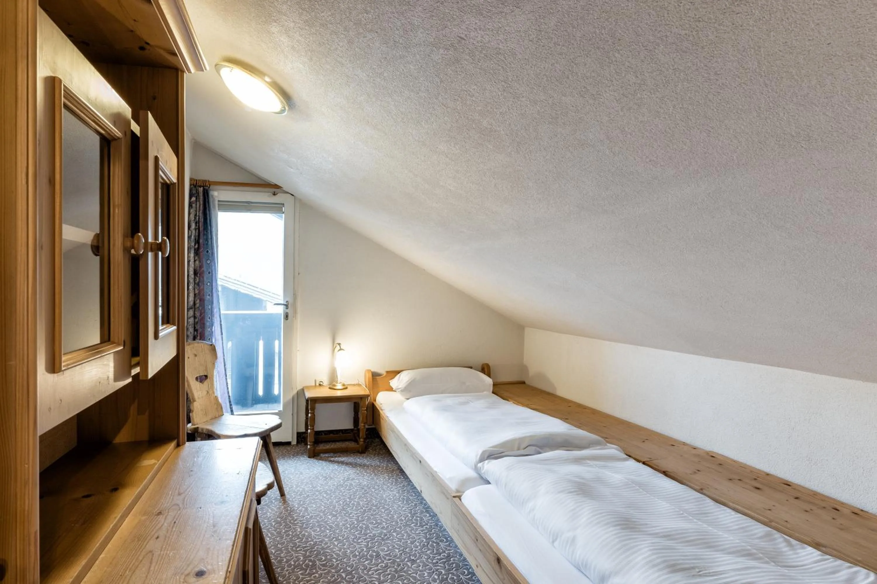 young children, Bed in Appartementanlage Kerber