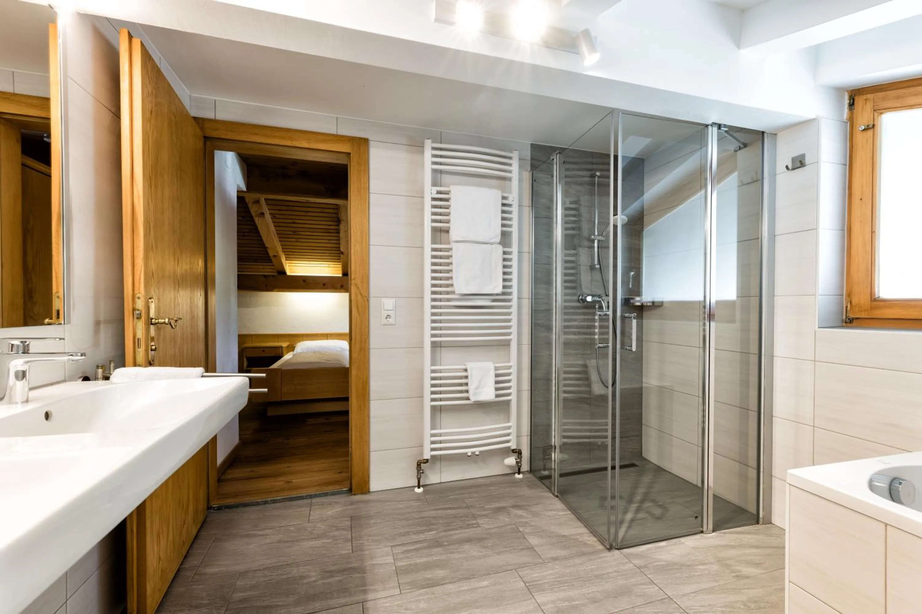 Shower, Bed in Appartementanlage Kerber