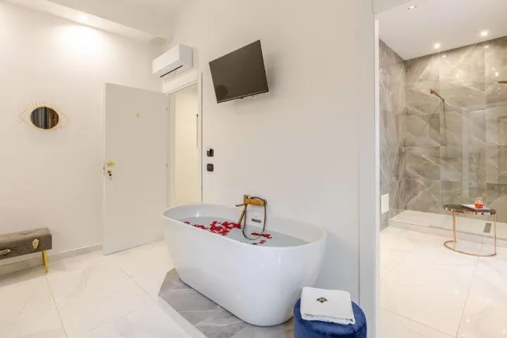 TV and multimedia in Marmur luxury room