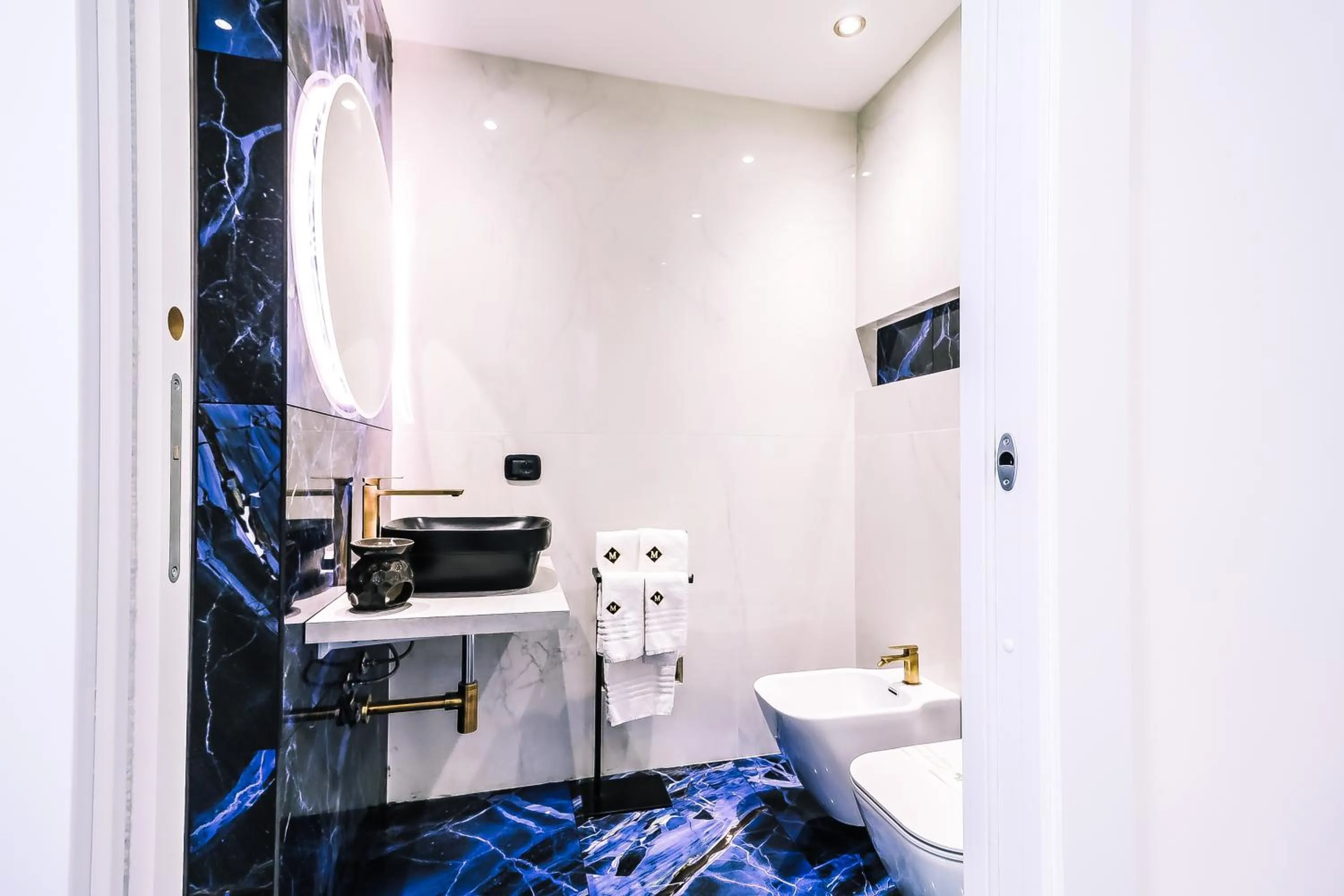 Bathroom in Marmur luxury room