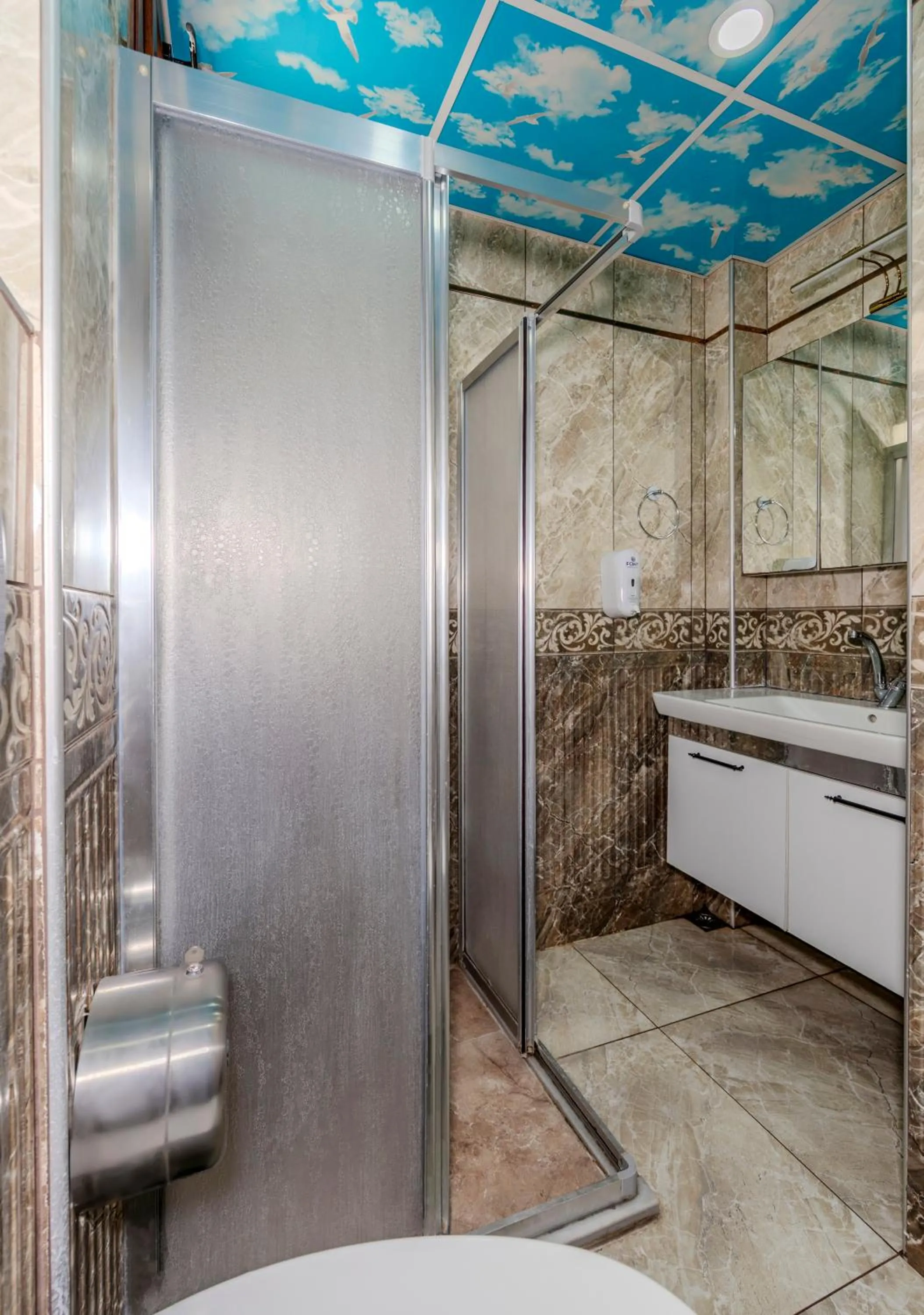Shower in Istanbul Galata Port Modern Suite & Apartments Taksim