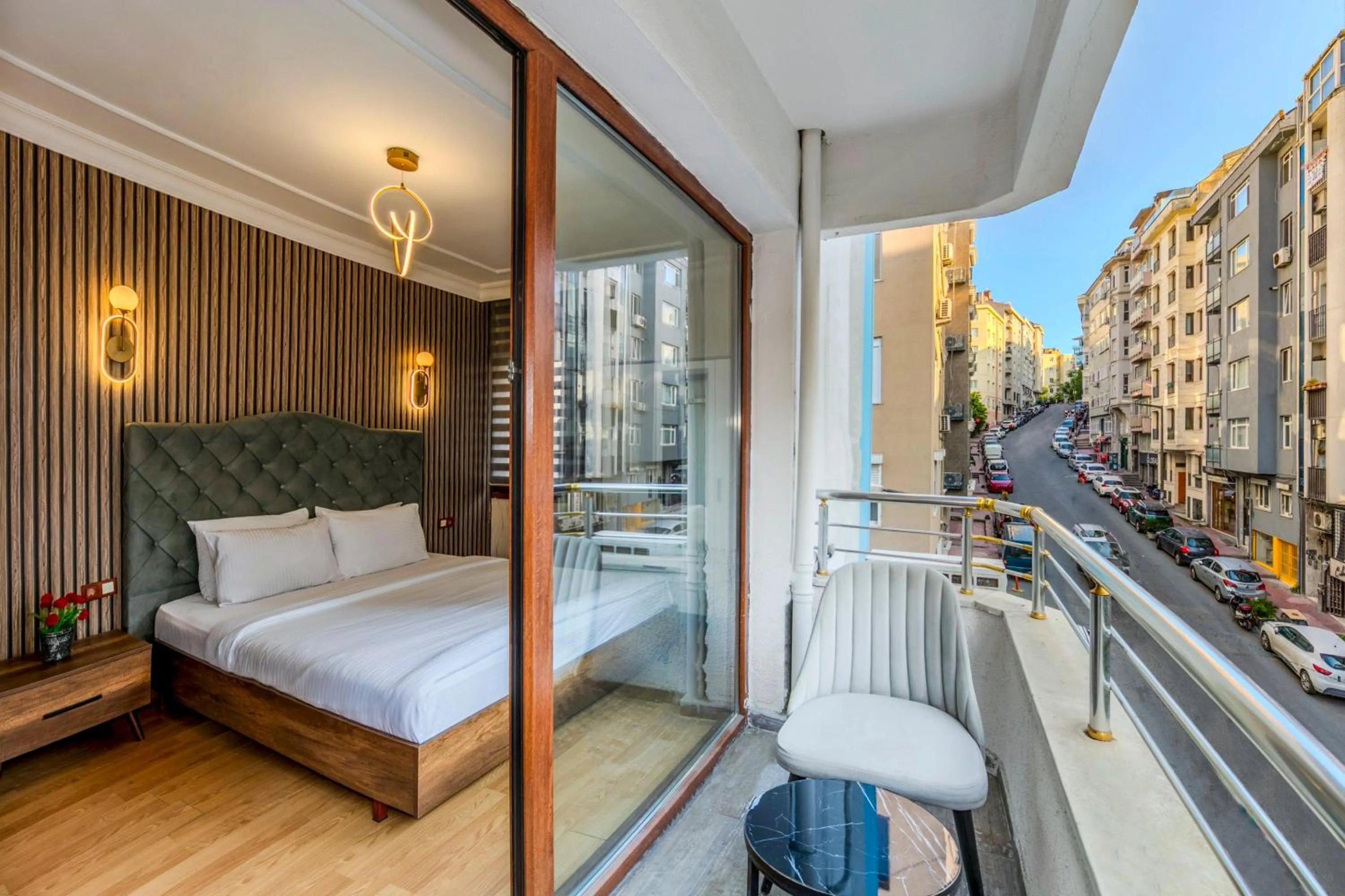 Balcony/Terrace, Bed in Istanbul Galata Port Modern Suite & Apartments Taksim
