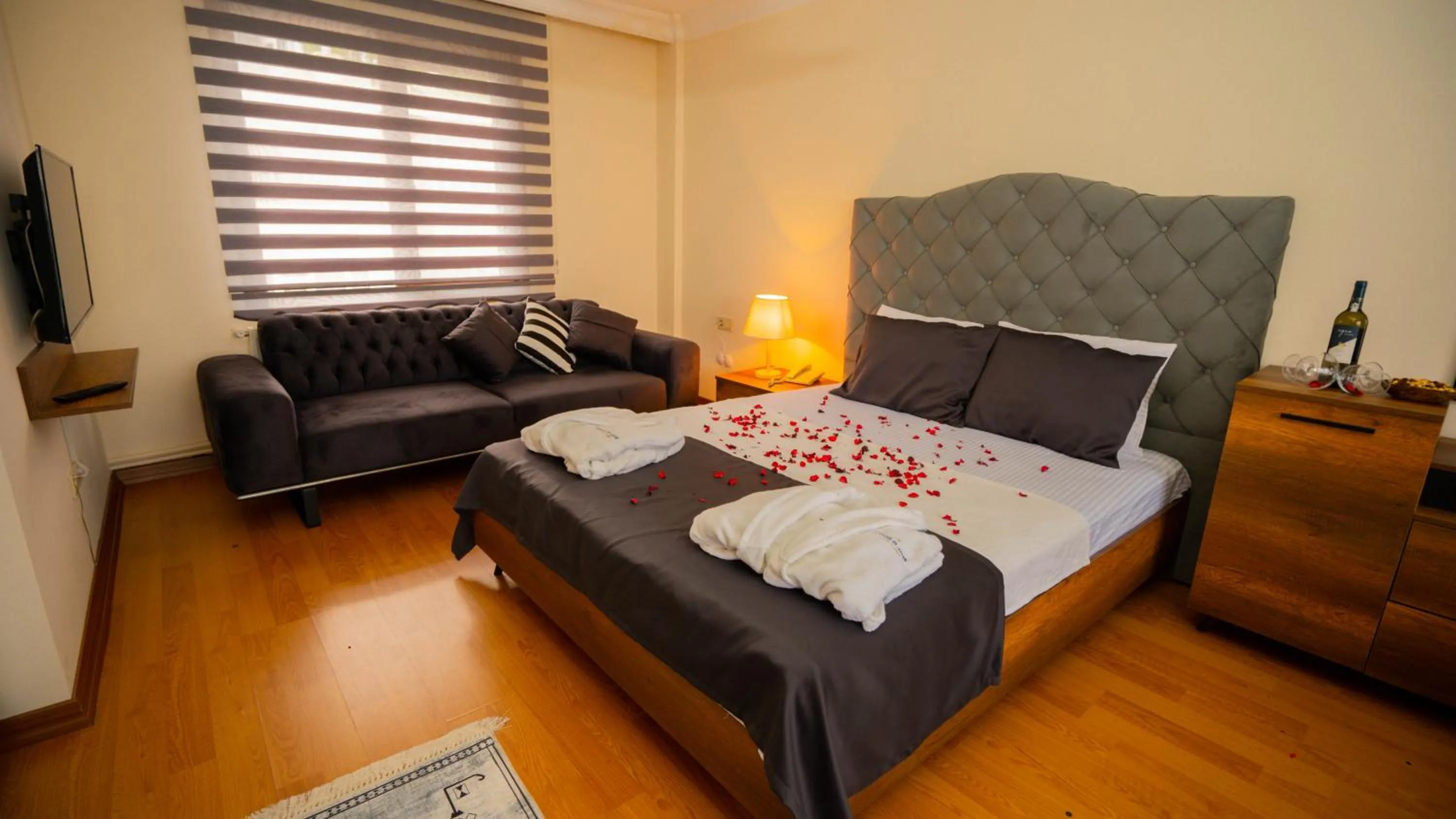 Photo of the whole room, Bed in Istanbul Galata Port Modern Suite & Apartments Taksim