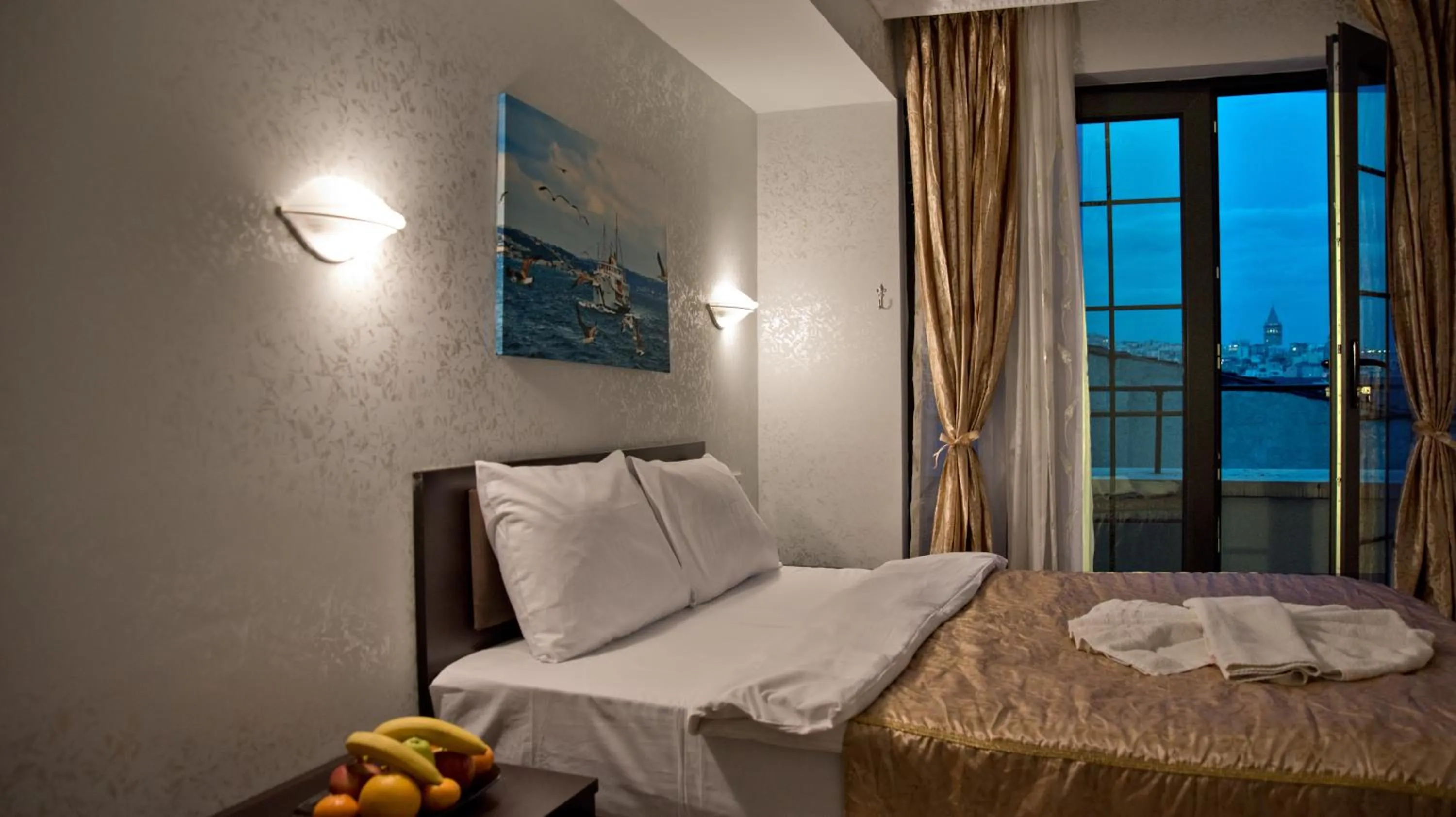 Bed in Golden Horn Life Hotel