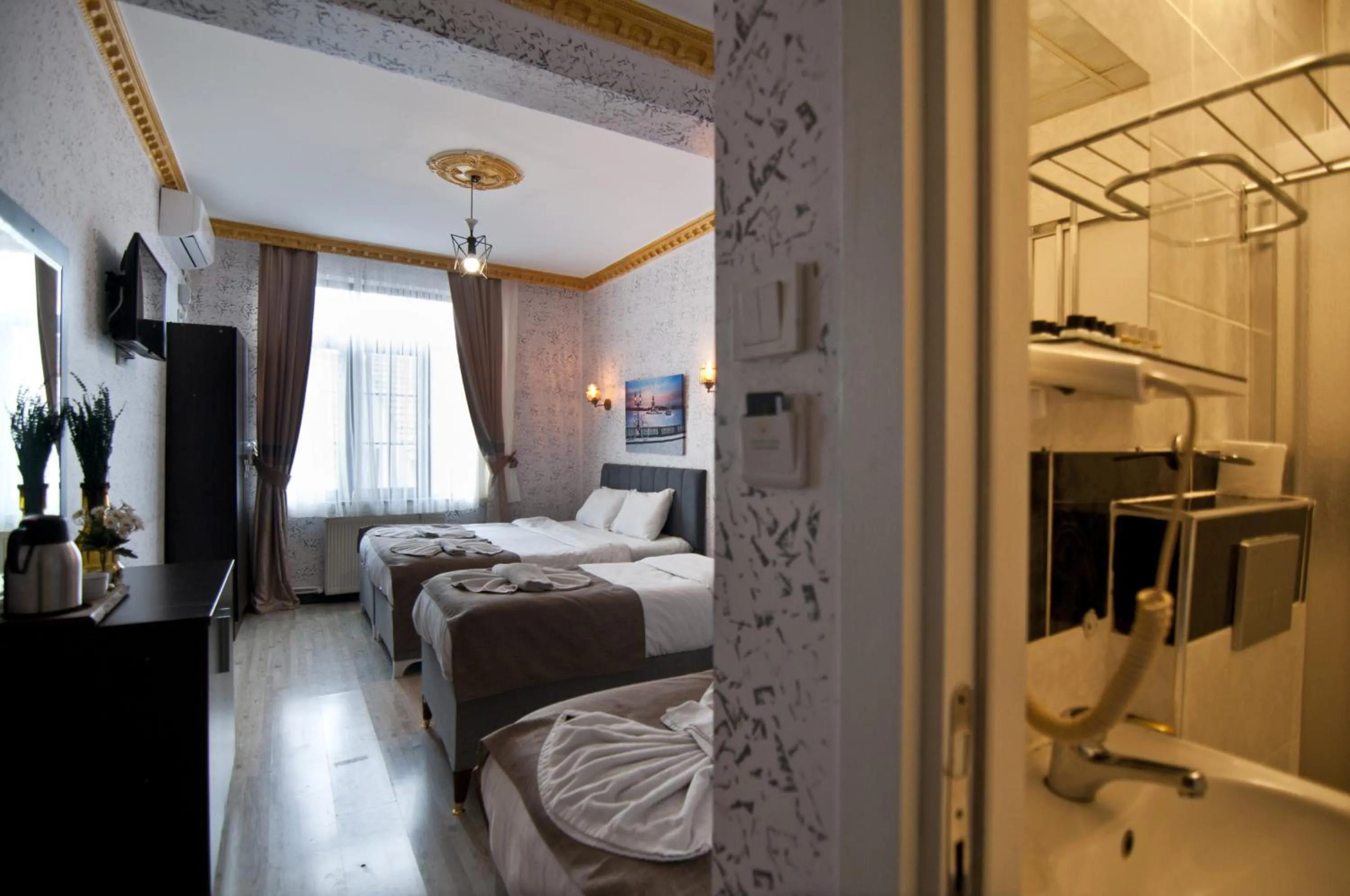 Shower, Bed in Golden Horn Life Hotel