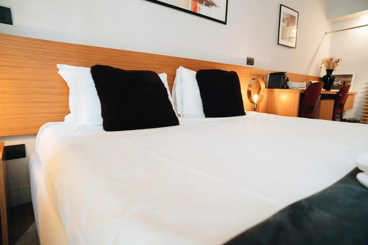 Bed in DownTown Boutique House - CA Domus Collection