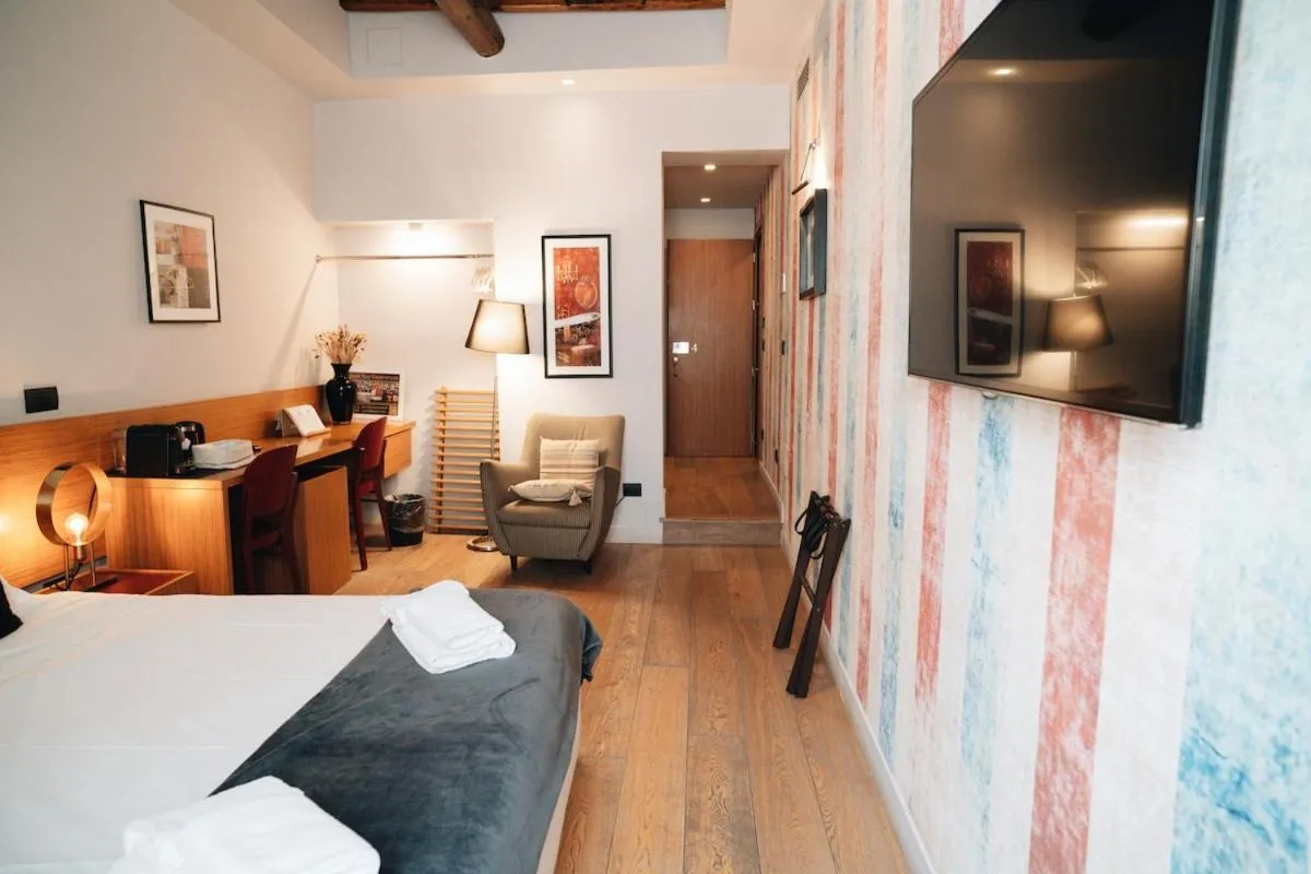 Bed in DownTown Boutique House - CA Domus Collection