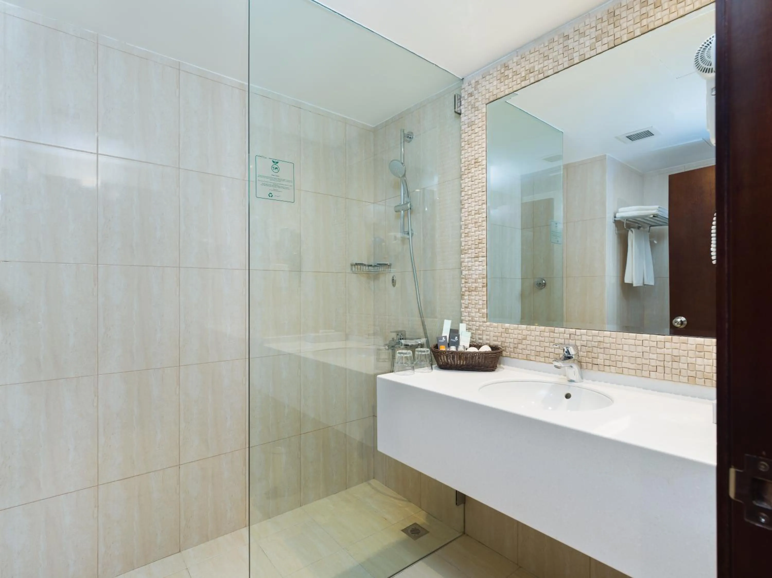 Bathroom in Al Falaj Hotel