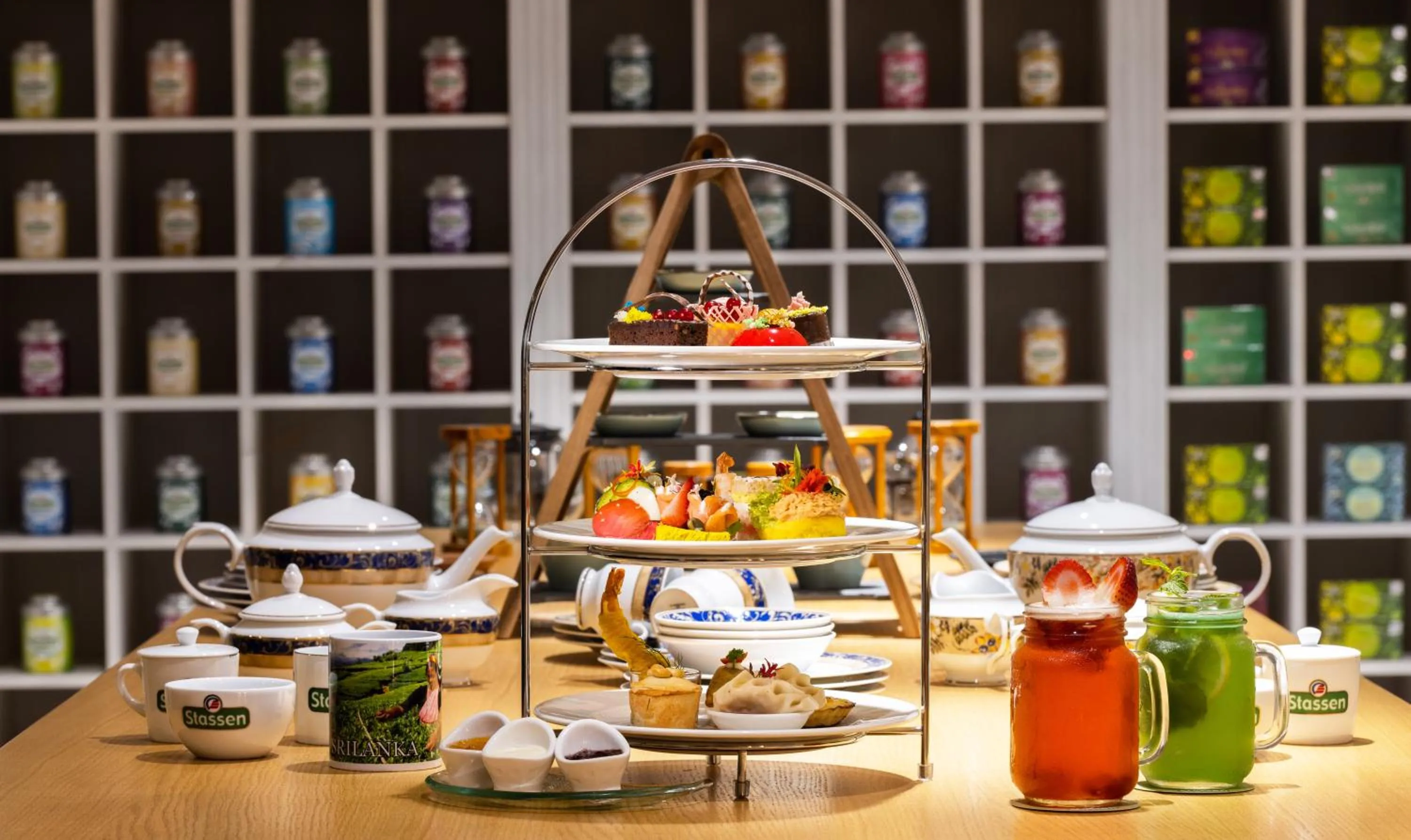 Food and drinks in Al Falaj Hotel