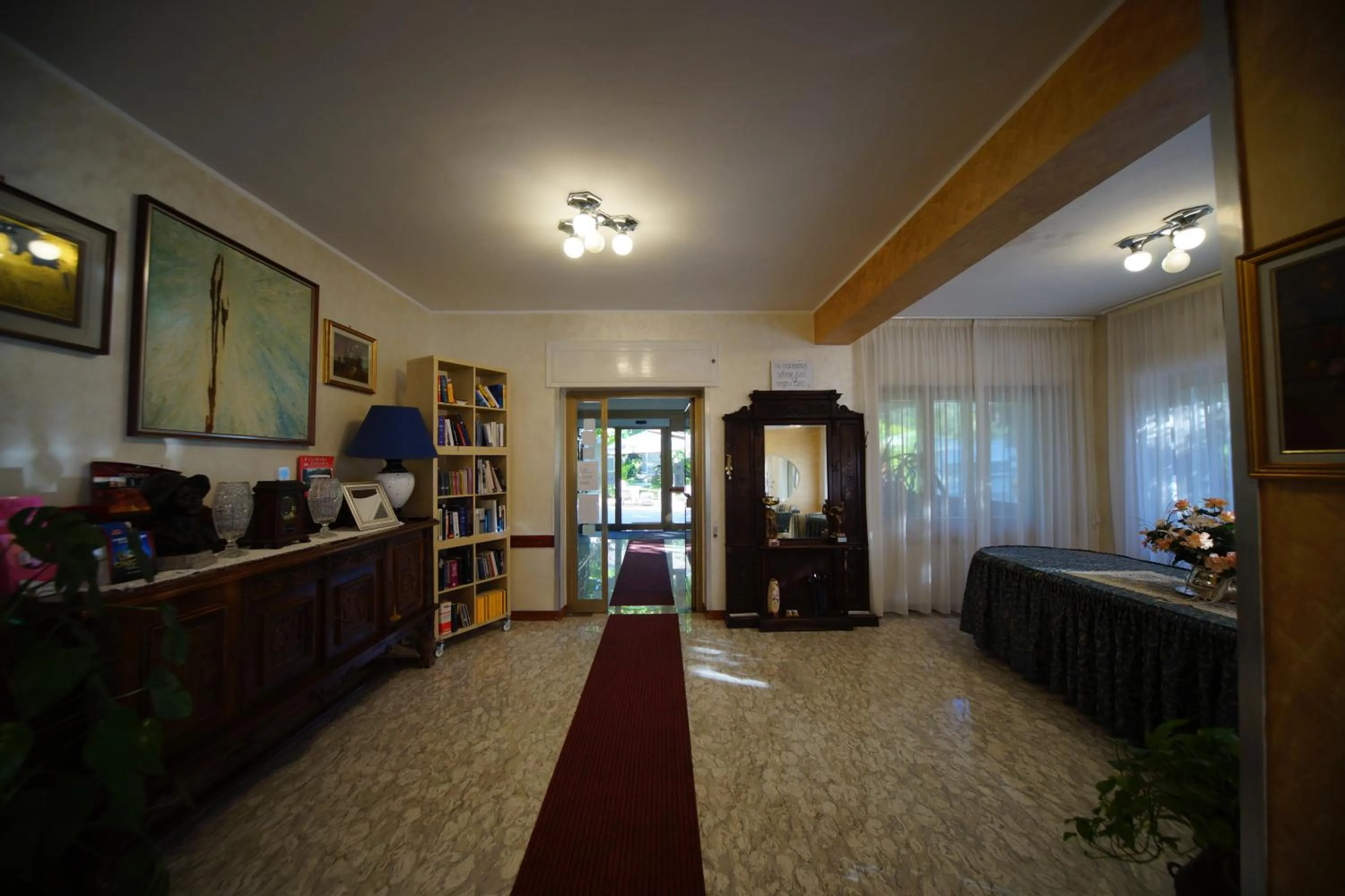 Lobby or reception in King Hotel