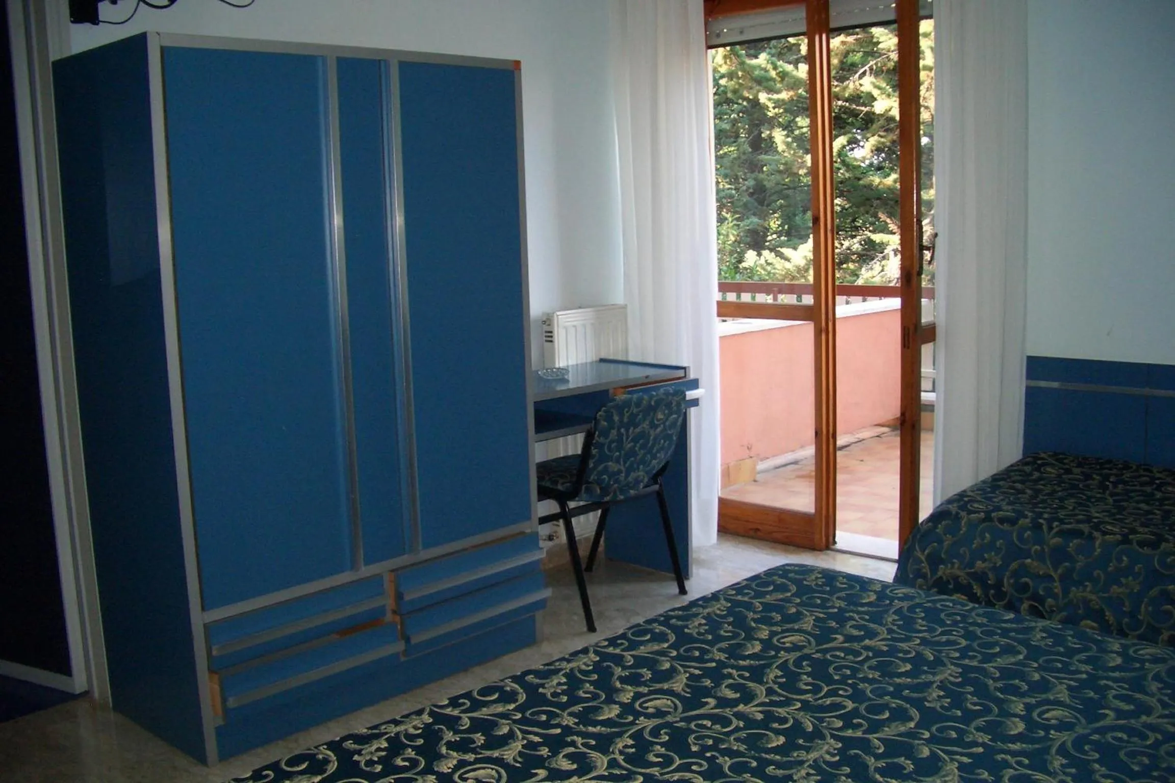 Bedroom, Bed in King Hotel