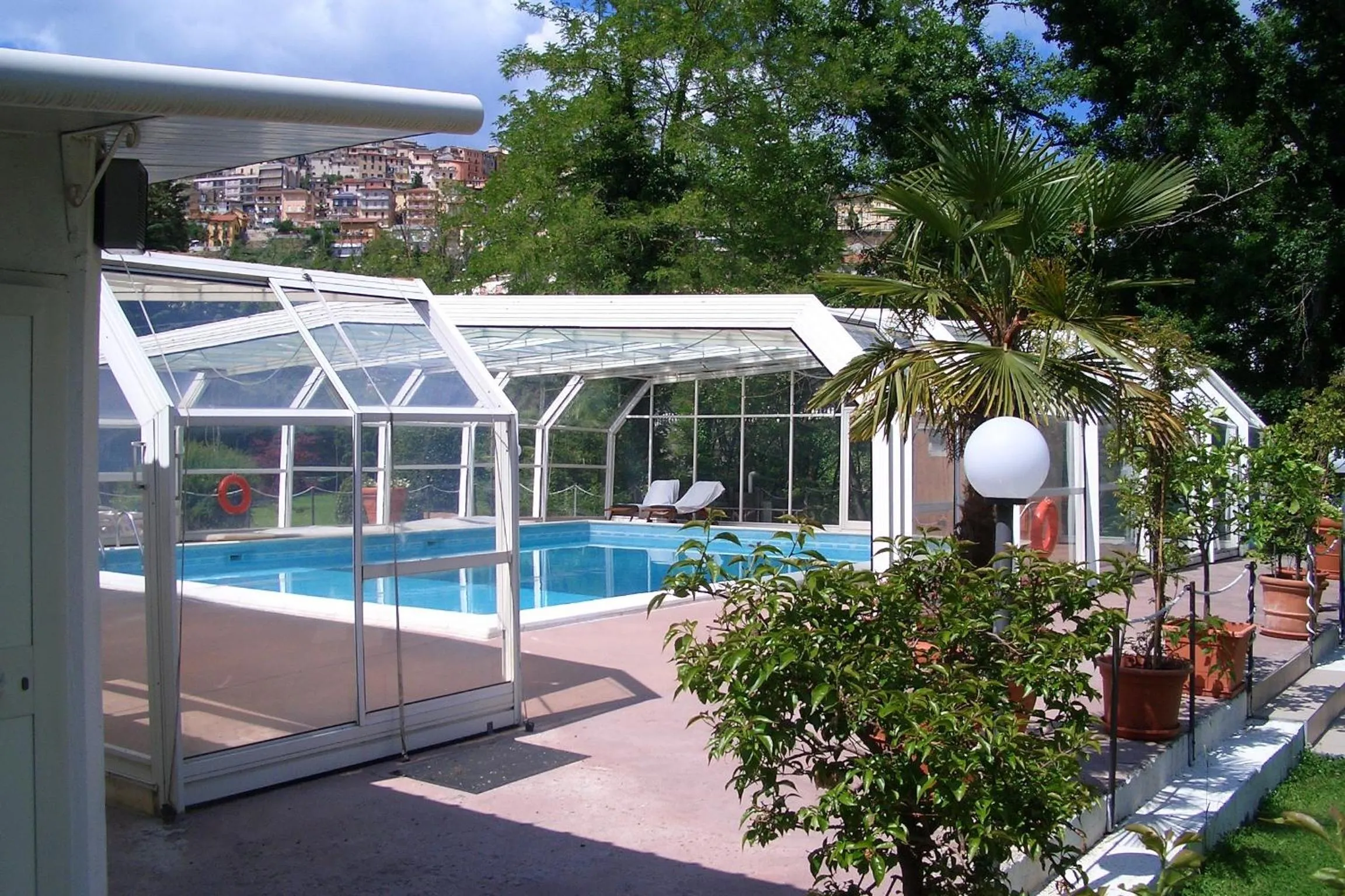 Swimming pool in King Hotel