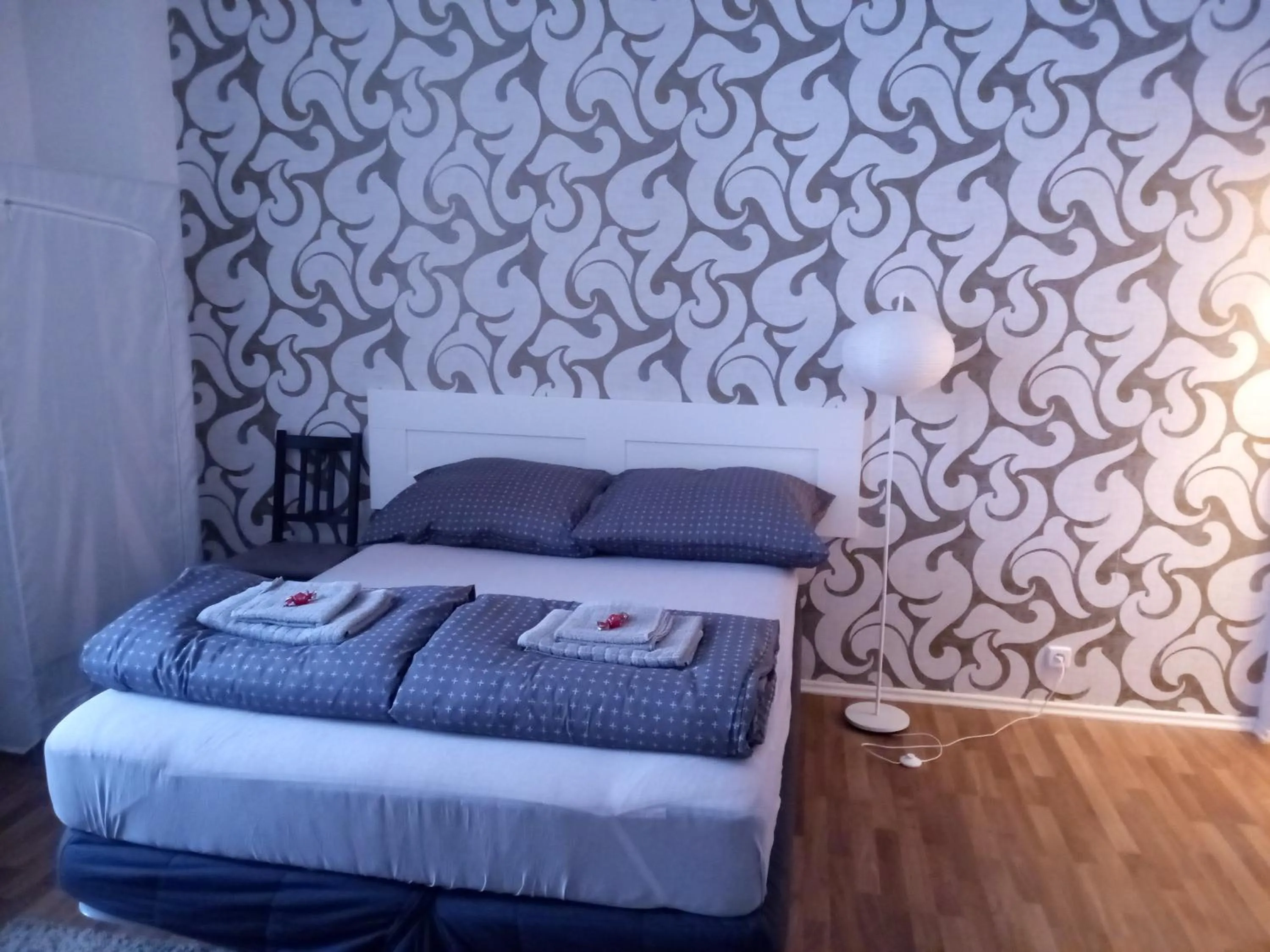 Bed in Gallys Apartments