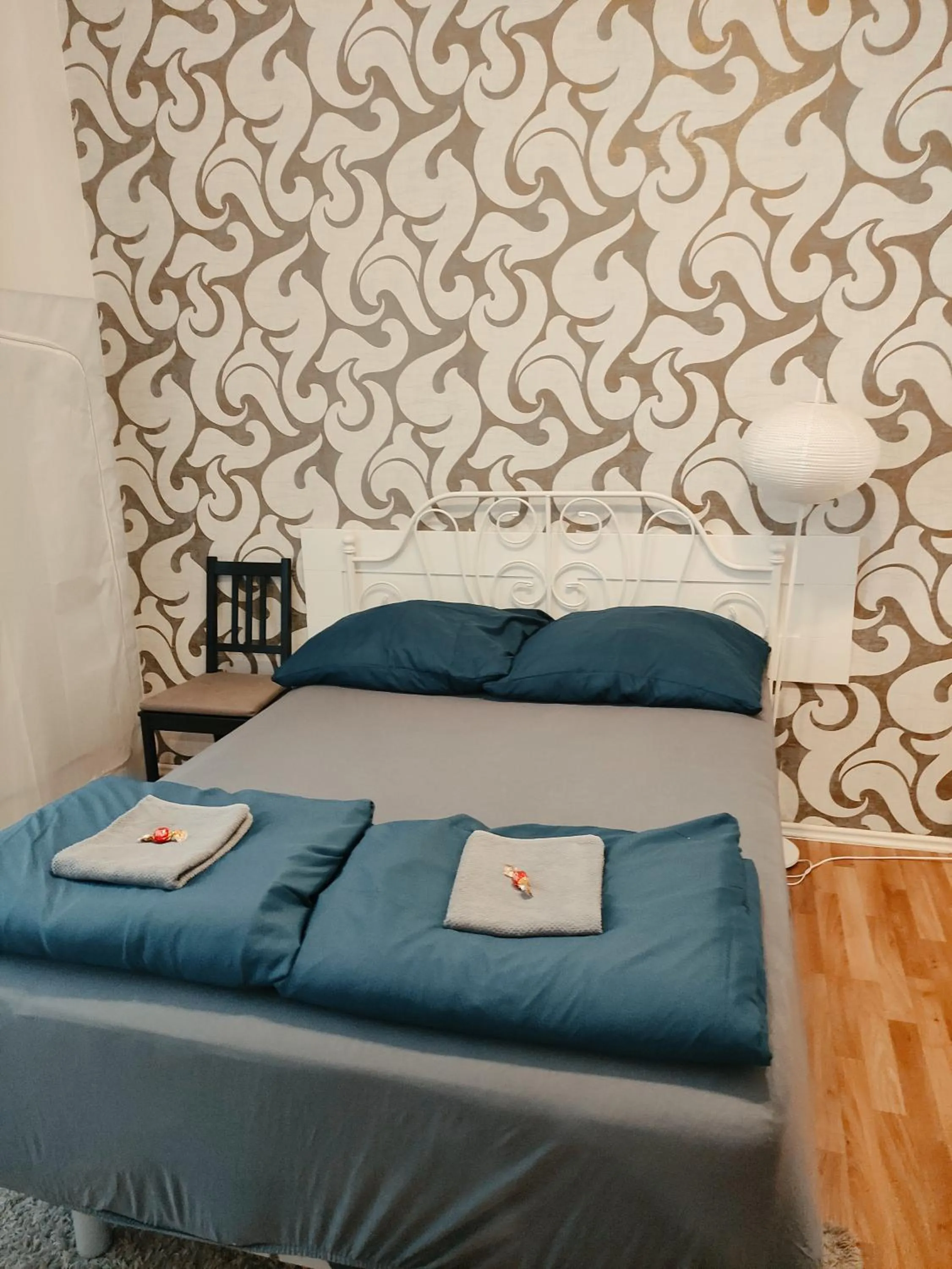 Bed in Gallys Apartments