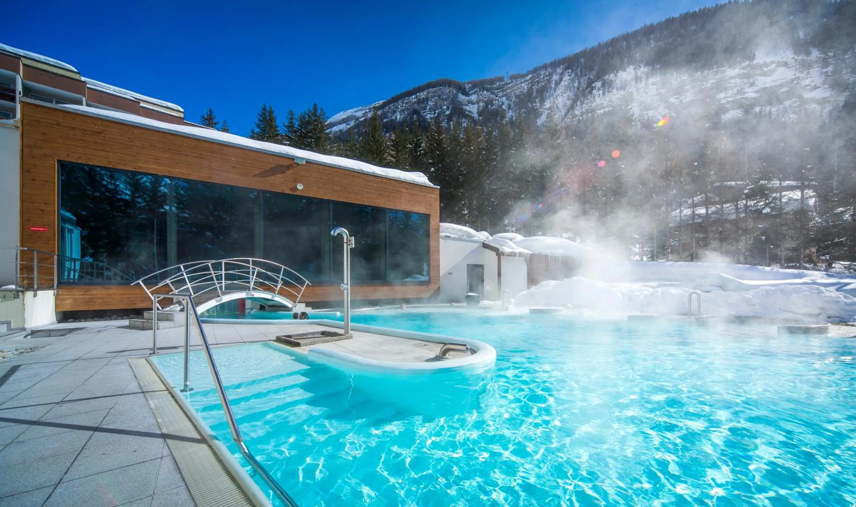 Swimming pool in Le Bristol Leukerbad
