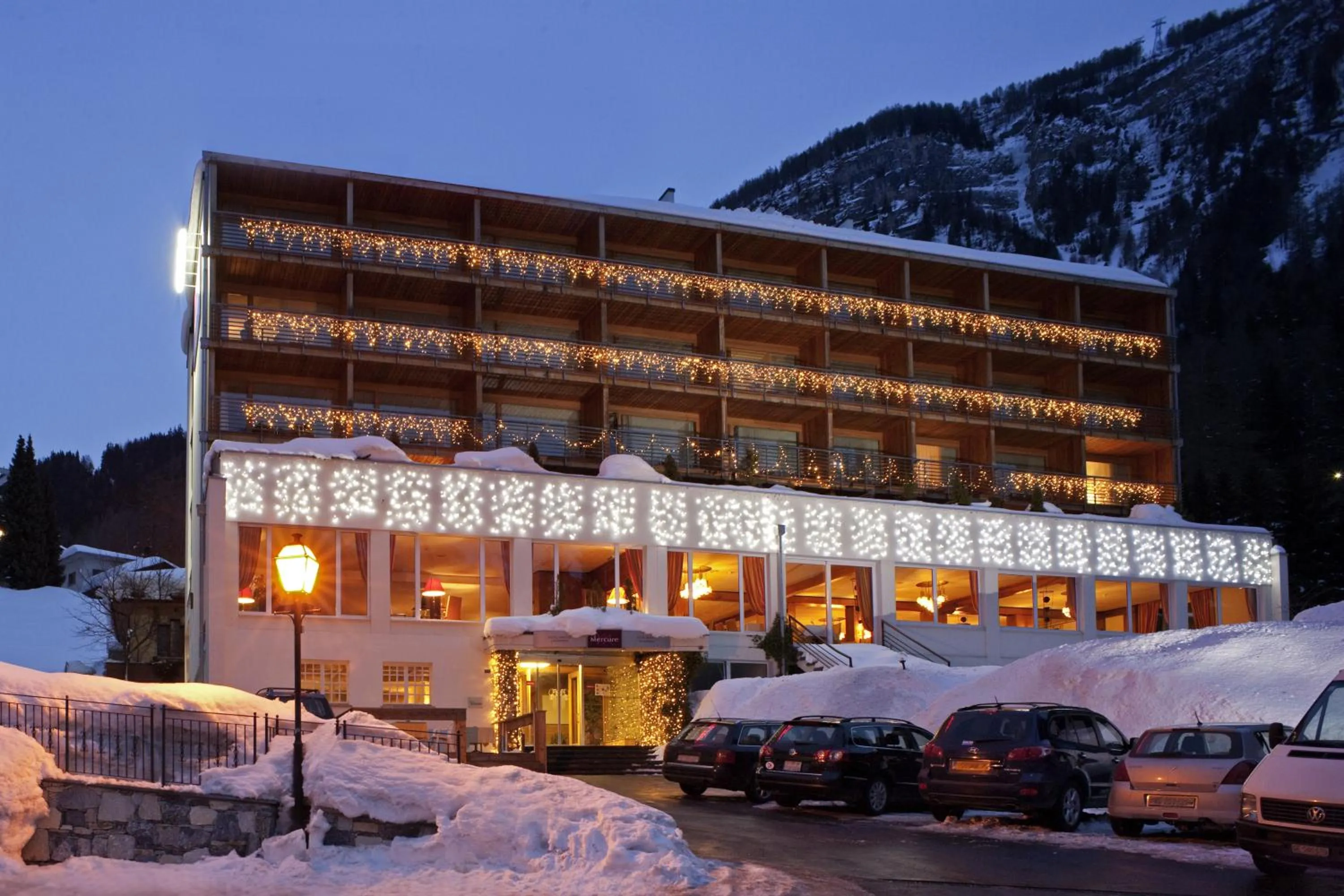 Facade/entrance in Le Bristol Leukerbad