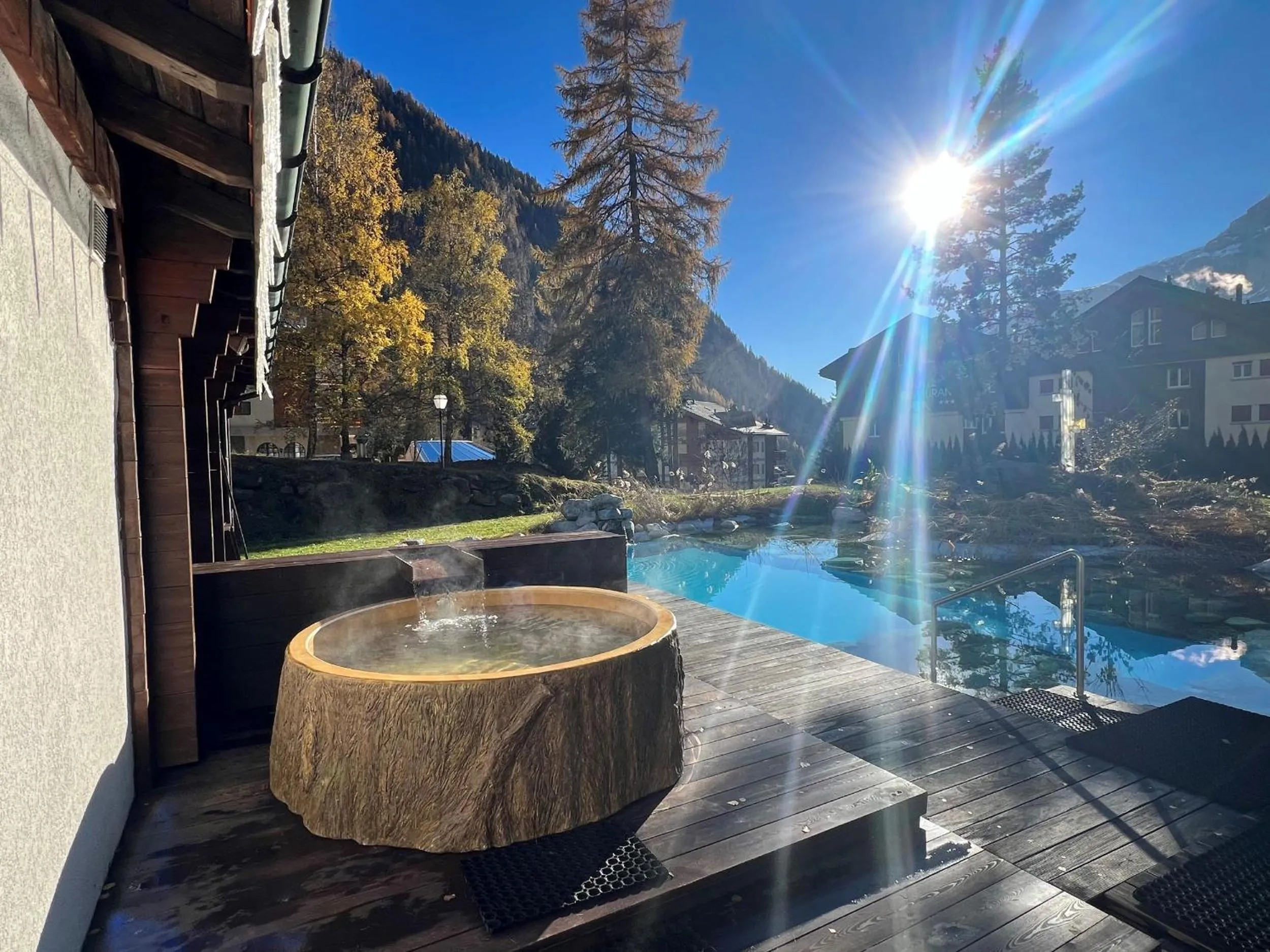 Swimming pool in Le Bristol Leukerbad