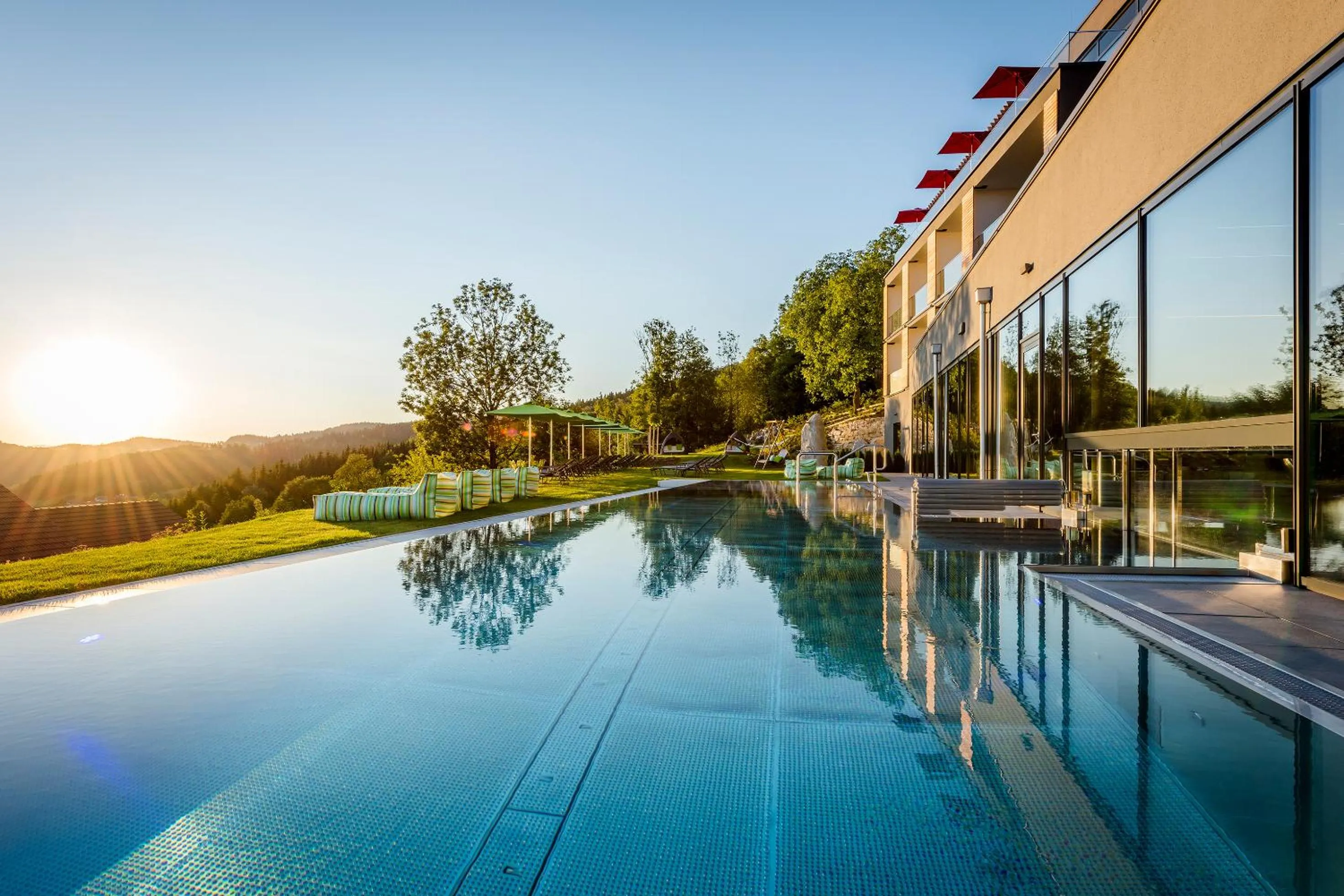 Swimming pool in Hüttenhof - Wellnesshotel & Luxus-Bergchalets - Adults only