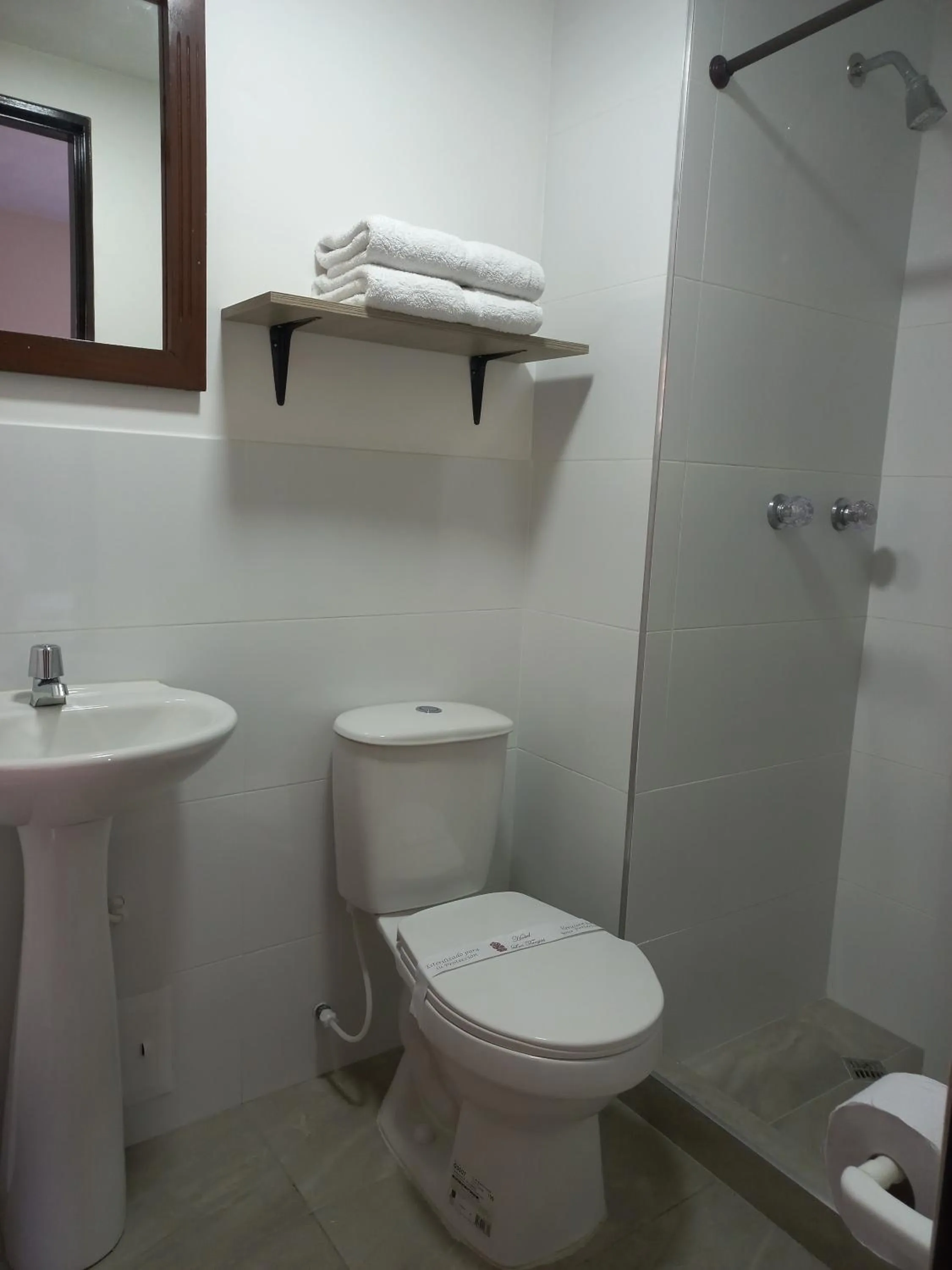 Shower in Hotel Los Tunjos