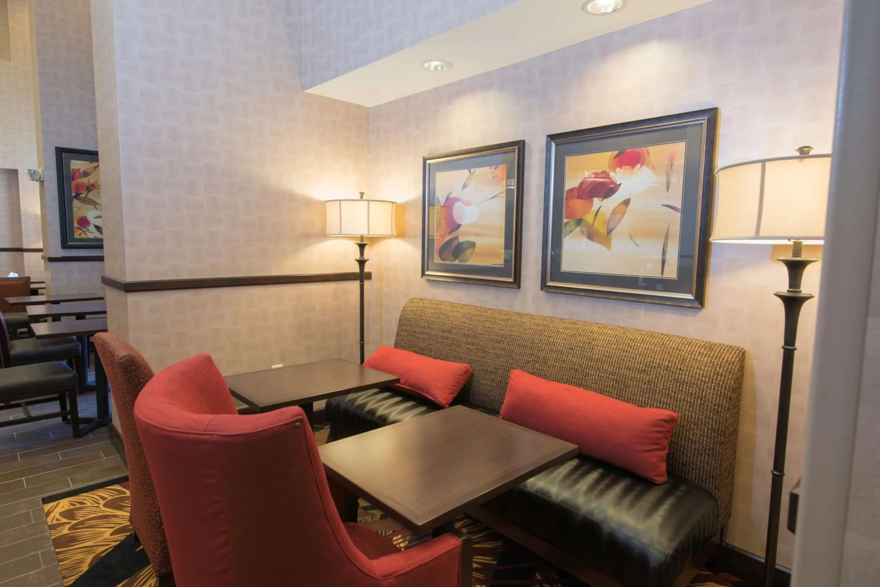 Lobby or reception in Hampton Inn & Suites Bismarck Northwest