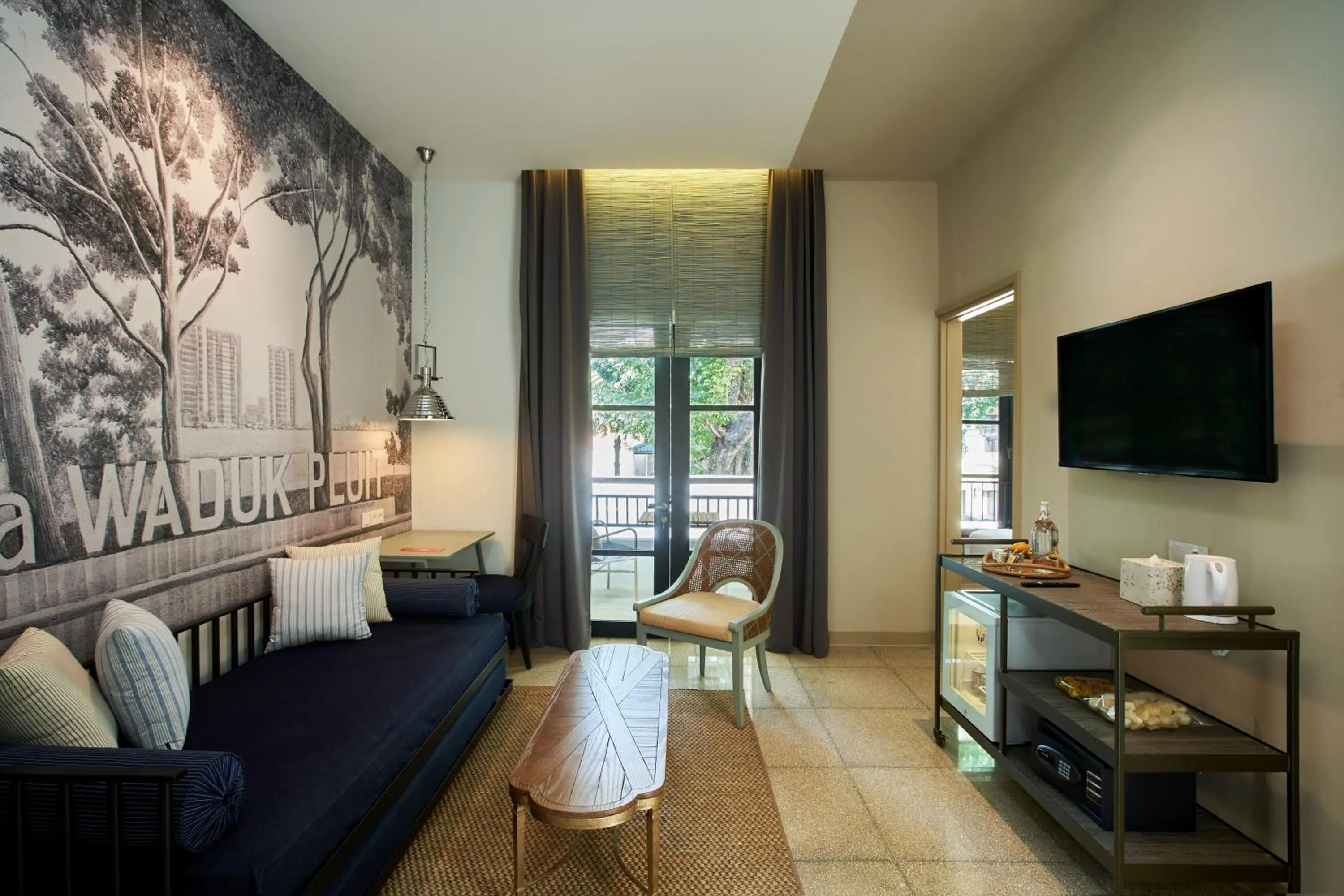 Communal lounge/ TV room in Lamandau House