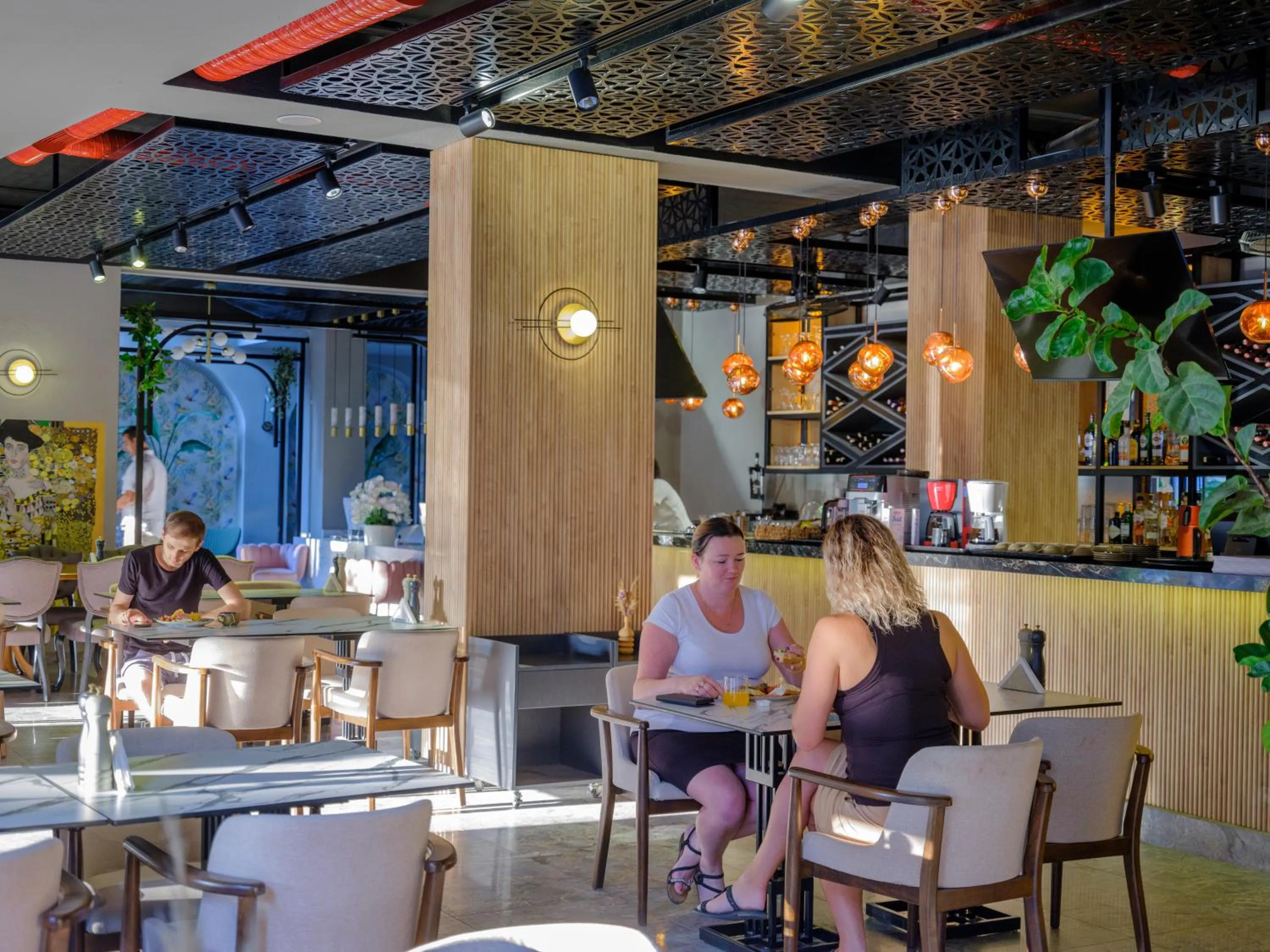 Restaurant/places to eat in Aria Riva Apart Hotel