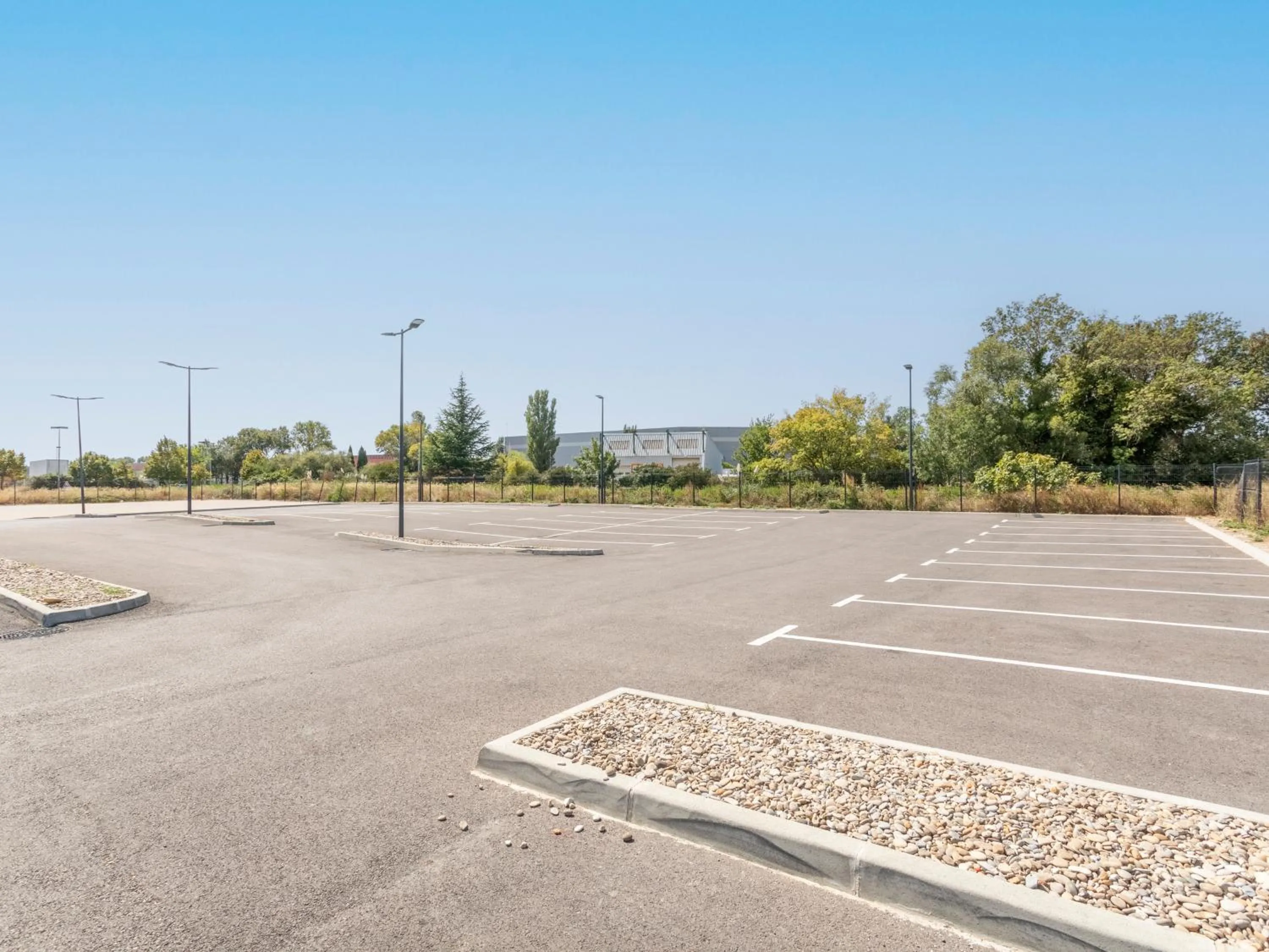 Parking in B&B HOTEL Saint-Martin-de-Crau Alpilles Camargue