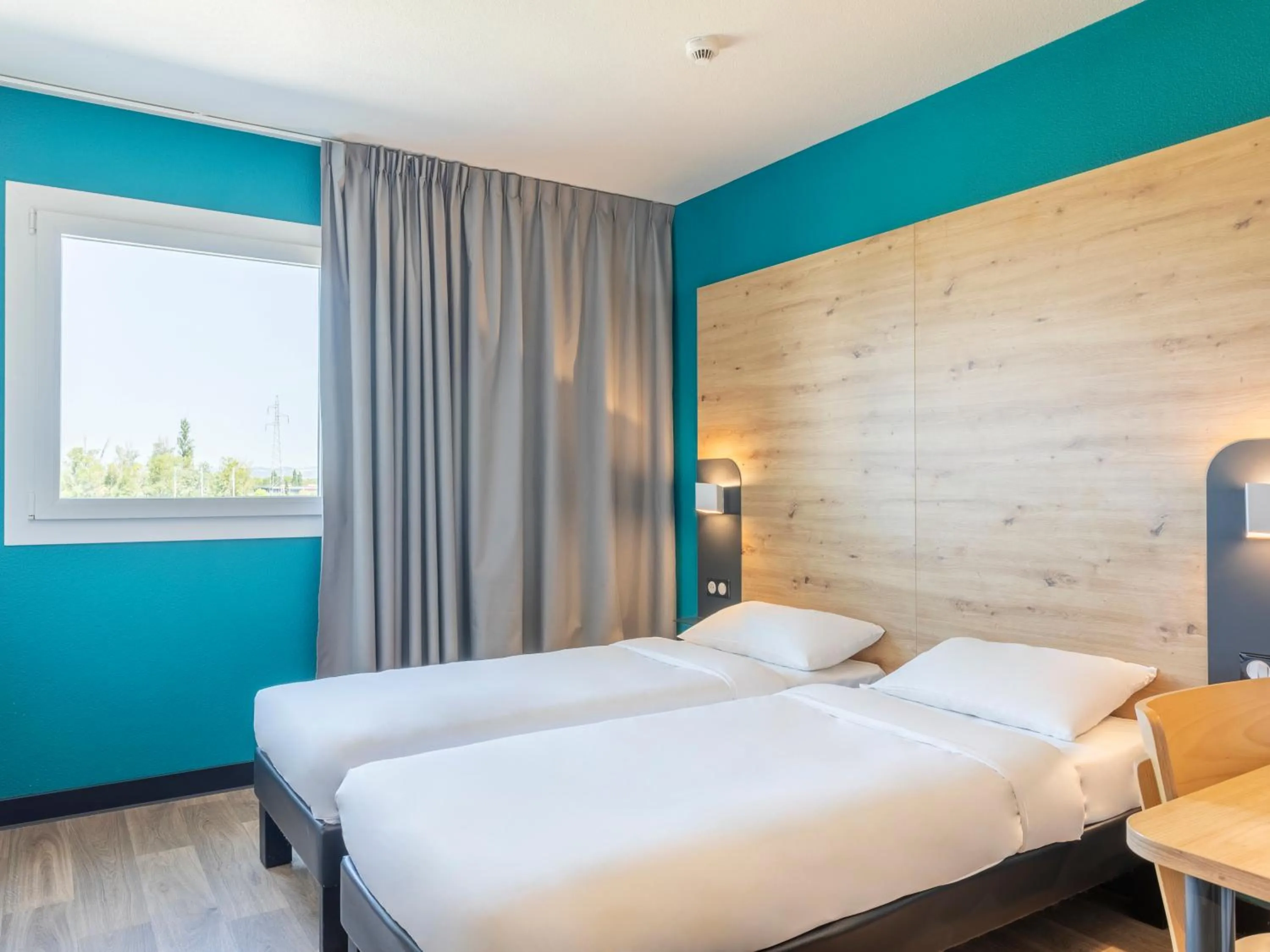 Bedroom, Bed in B&B HOTEL Saint-Martin-de-Crau Alpilles Camargue