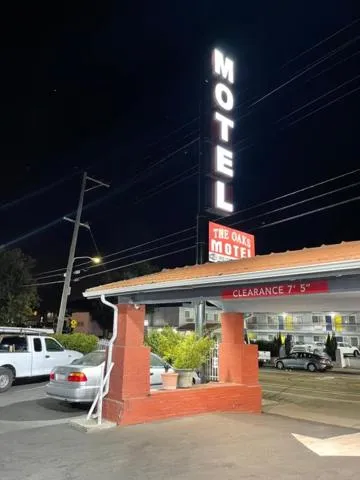 Property building in The Oaks Motel