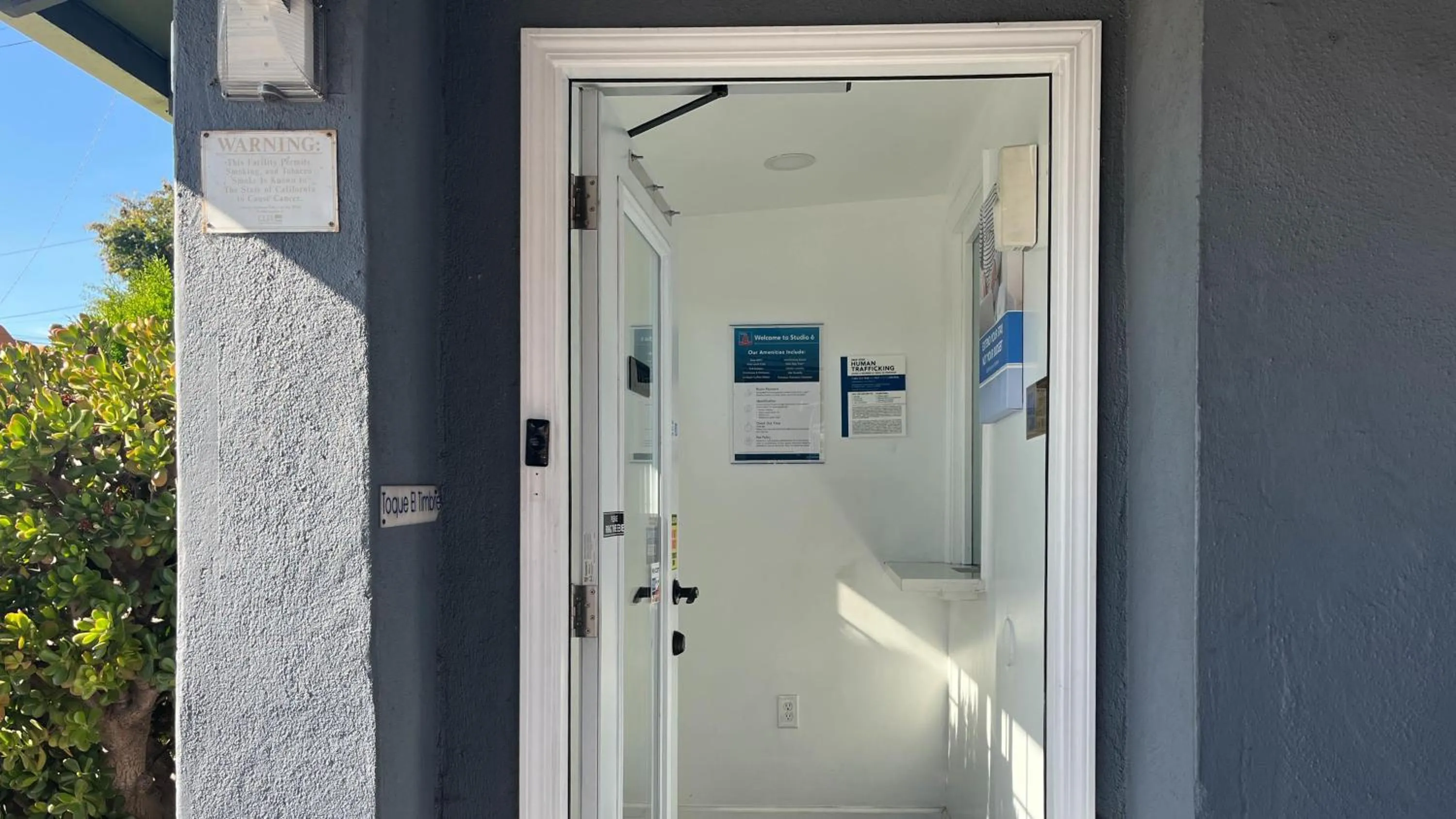 Property building in Studio 6 Oakland CA San Francisco Berkeley Area