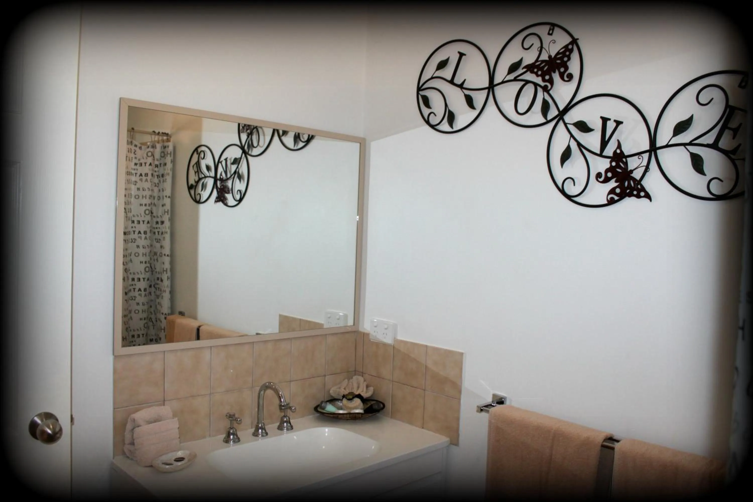 Bathroom in York's Boutique Motel