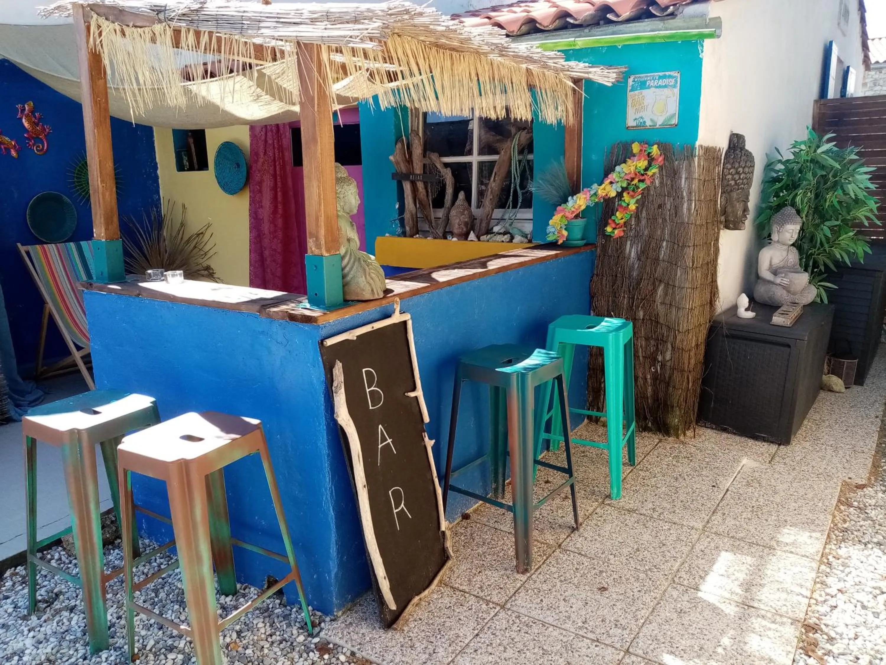 Lounge or bar in La Norélie