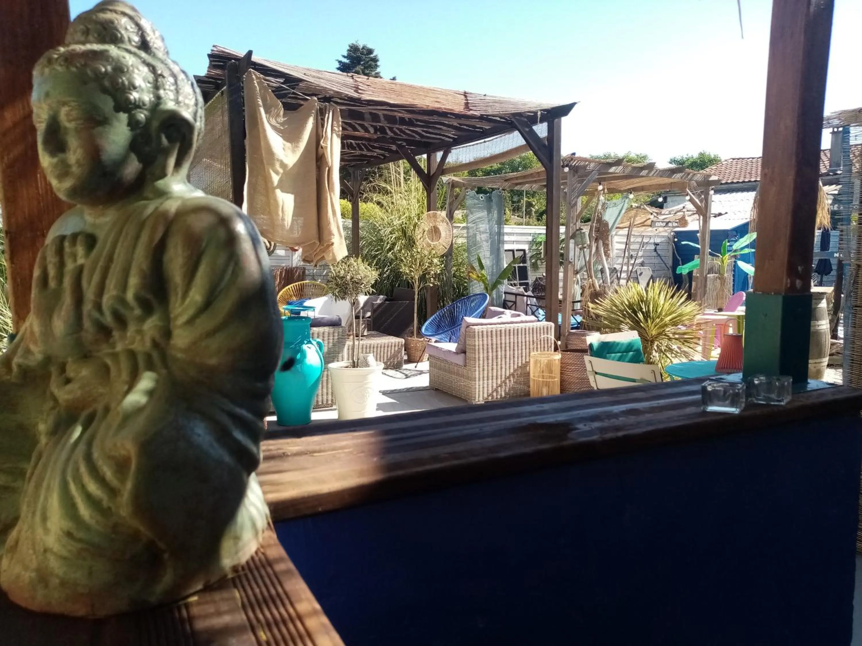 Lounge or bar in La Norélie