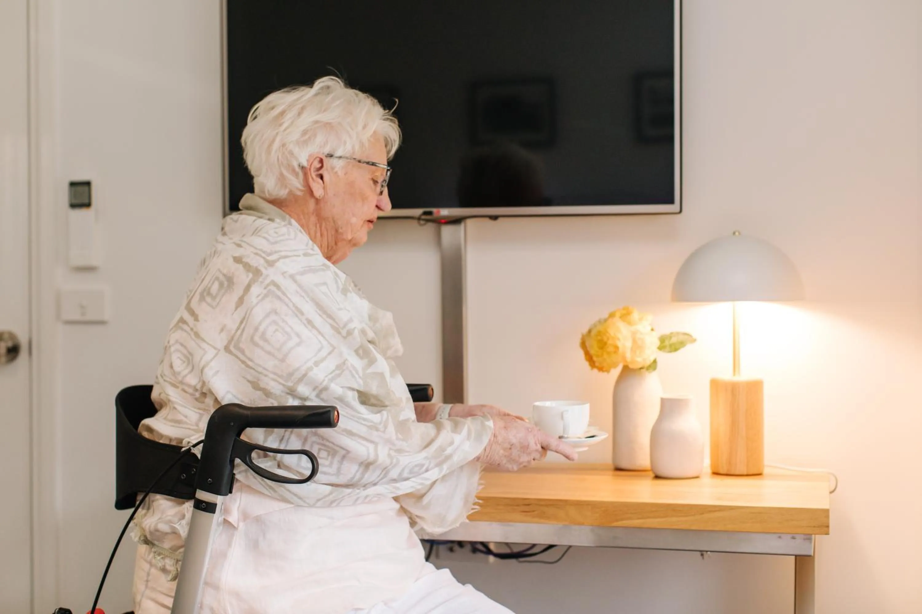 Photo of the whole room in Mansi on Raymond