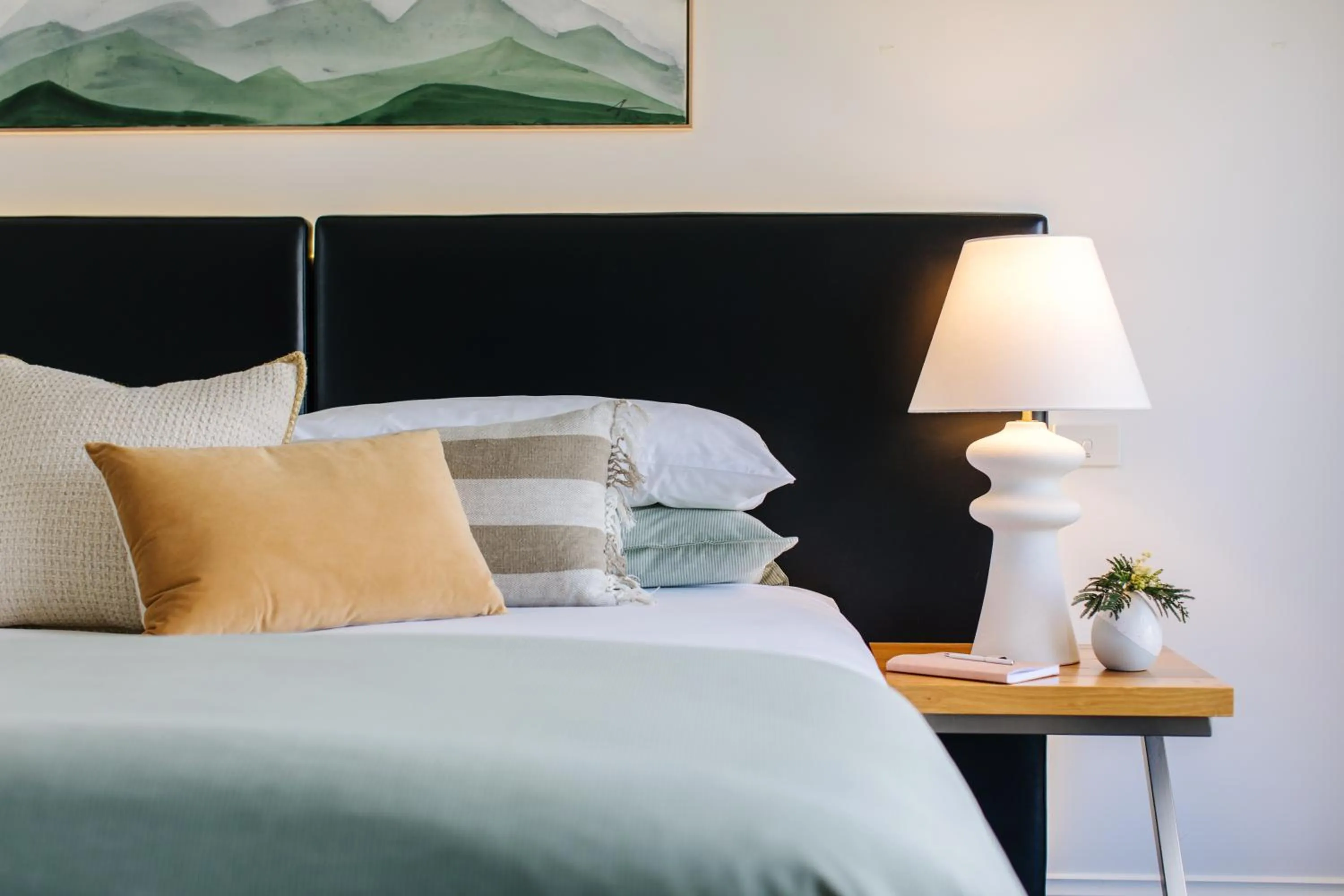 Bed in Mansi on Raymond