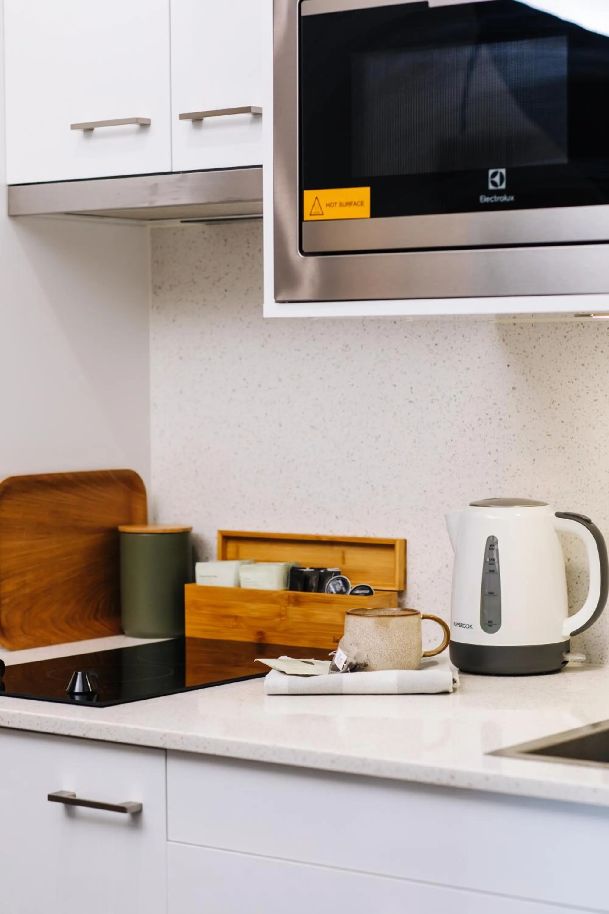 Kitchen or kitchenette in Mansi on Raymond