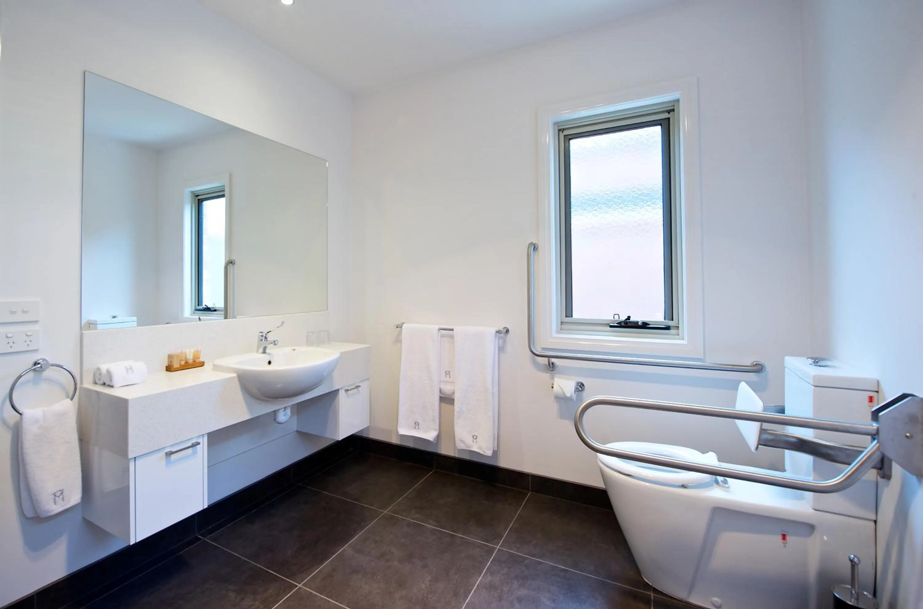 Bathroom in Mansi on Raymond