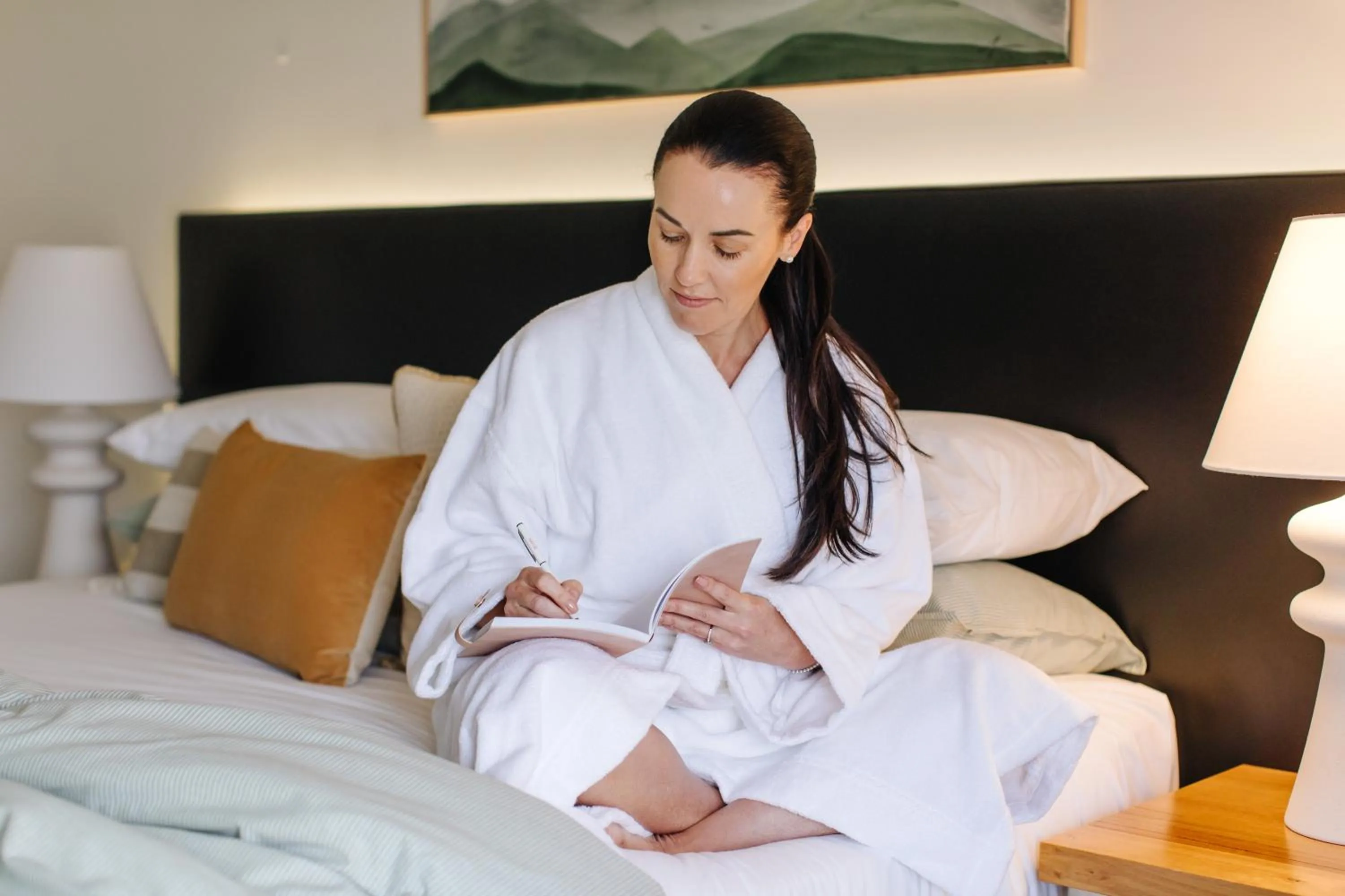 Bedroom, Bed in Mansi on Raymond