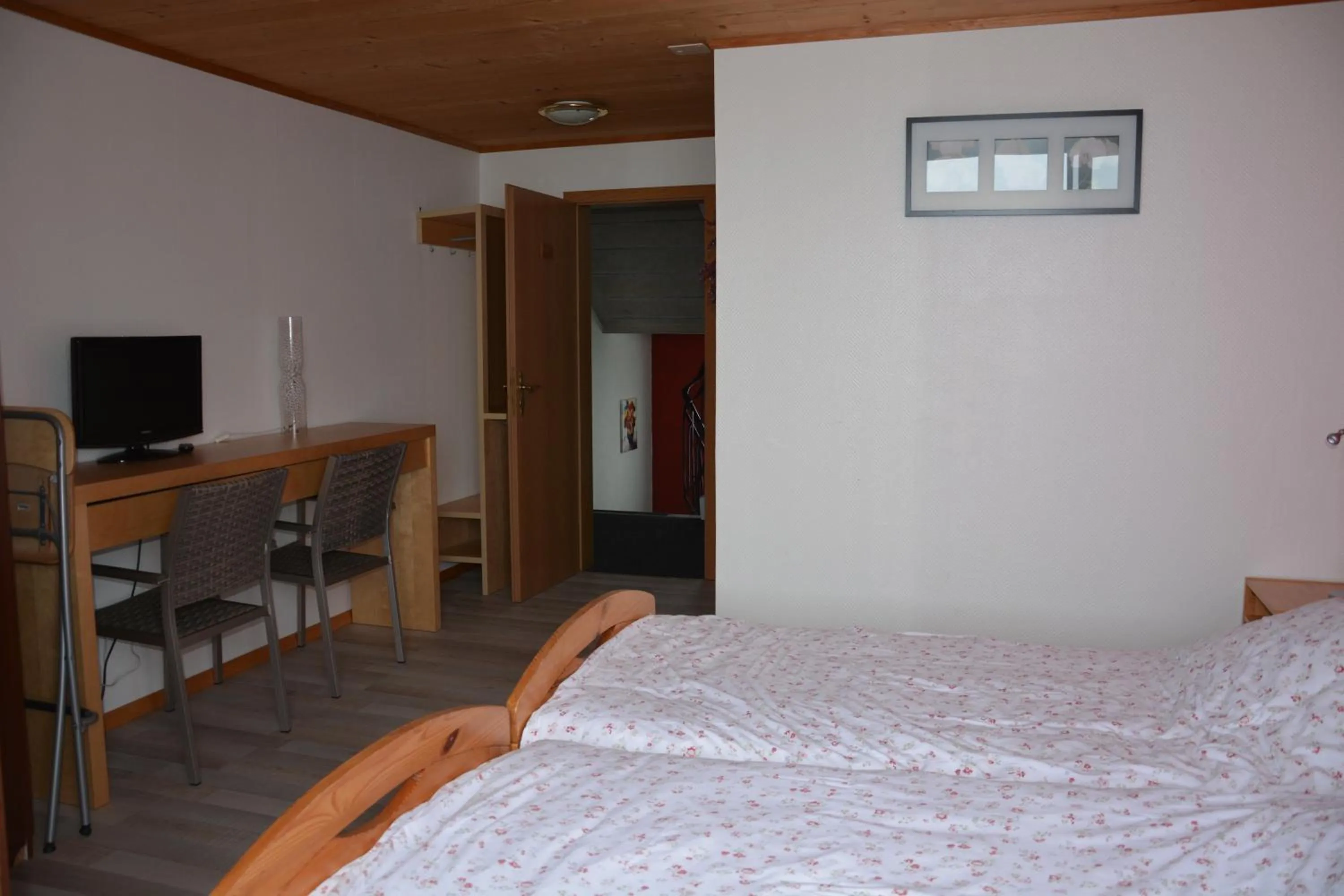 Photo of the whole room, Bed in Hotel Restaurant Walliser Sonne