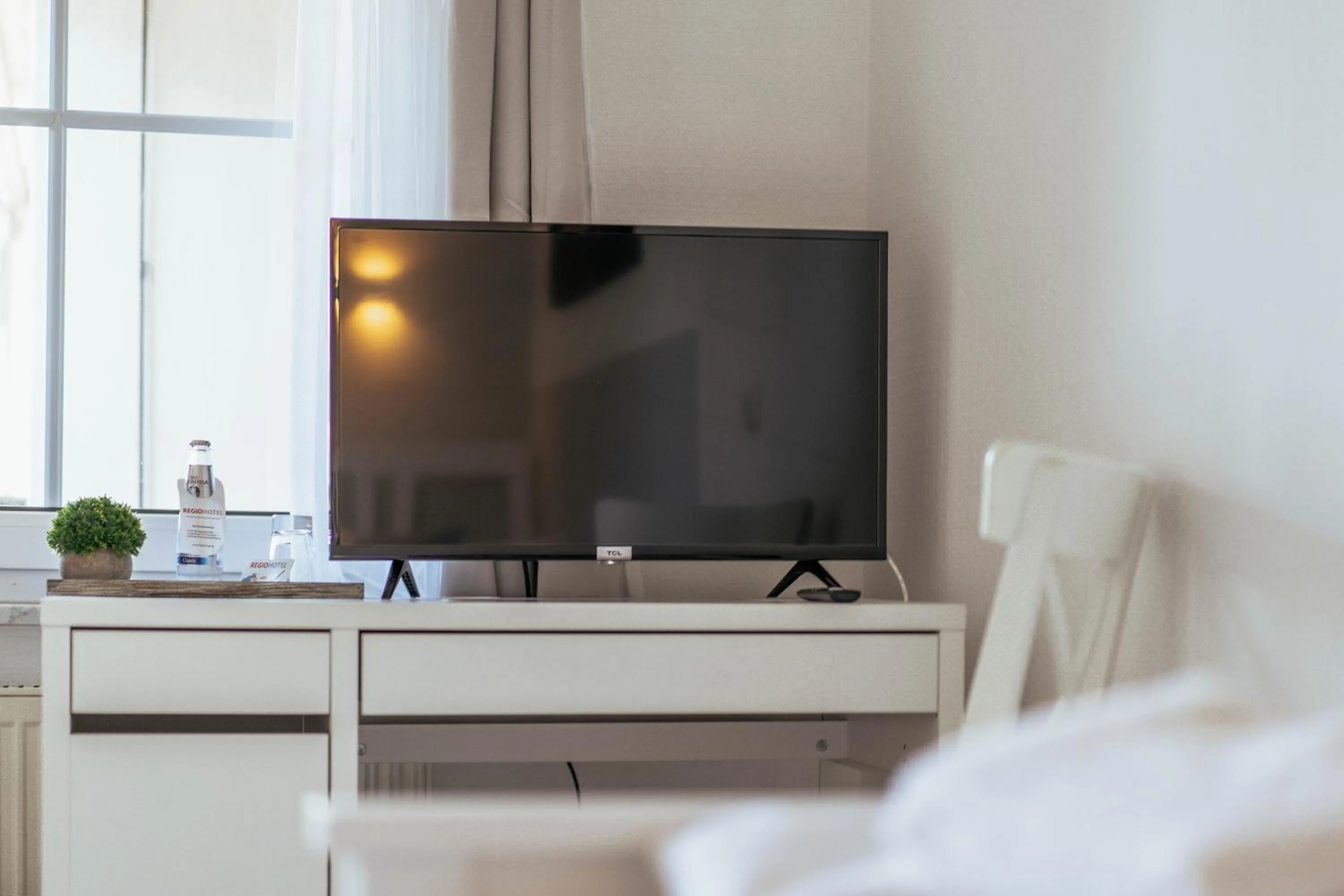 TV and multimedia in REGIOHOTEL Wolmirstedter Hof - #AutobahnA2&A14 #Frühstücksbuffet #TopPreisLeistung #DigitalerCheckin