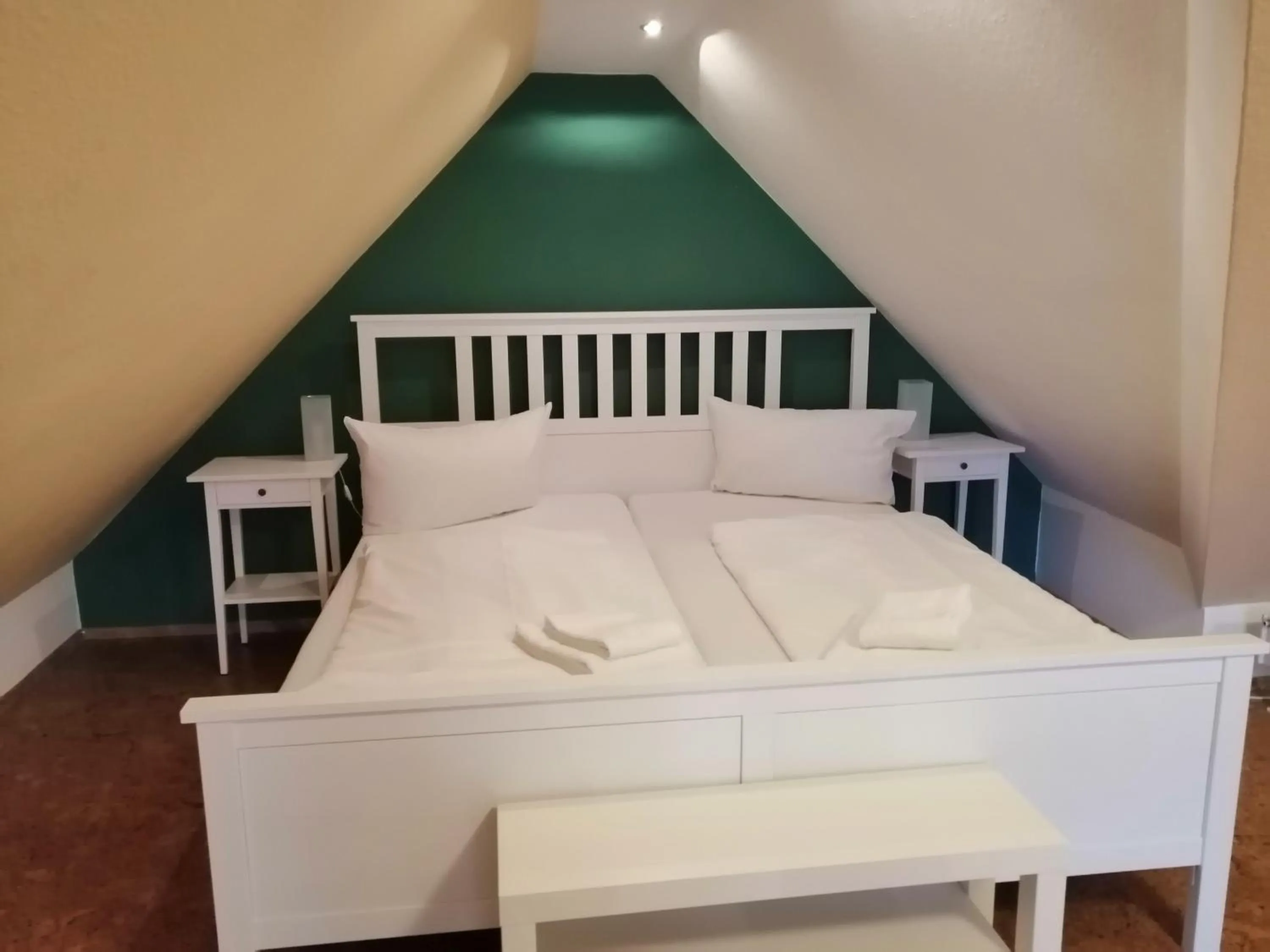 Bed in REGIOHOTEL Wolmirstedter Hof - #AutobahnA2&A14 #Frühstücksbuffet #TopPreisLeistung #DigitalerCheckin