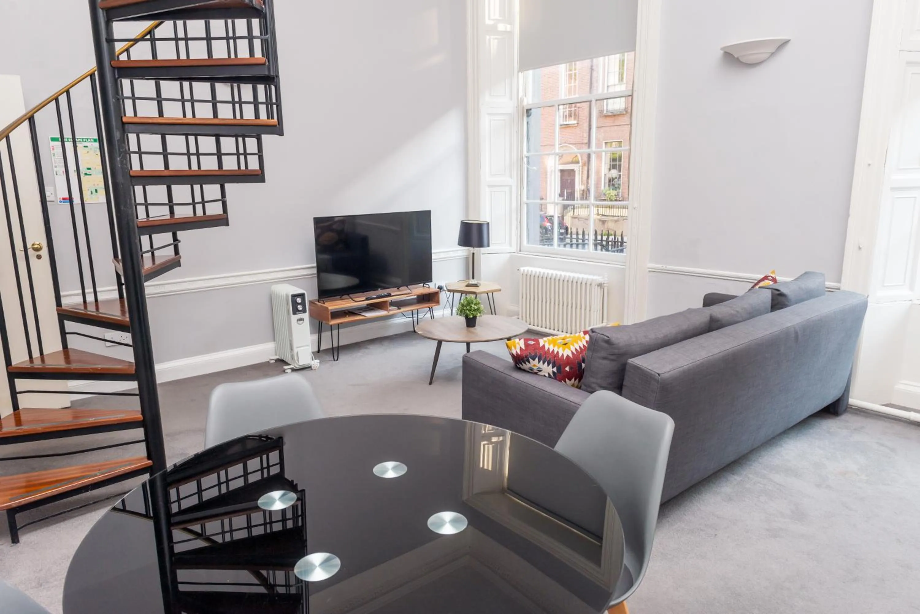 Living room in Leevin Studios