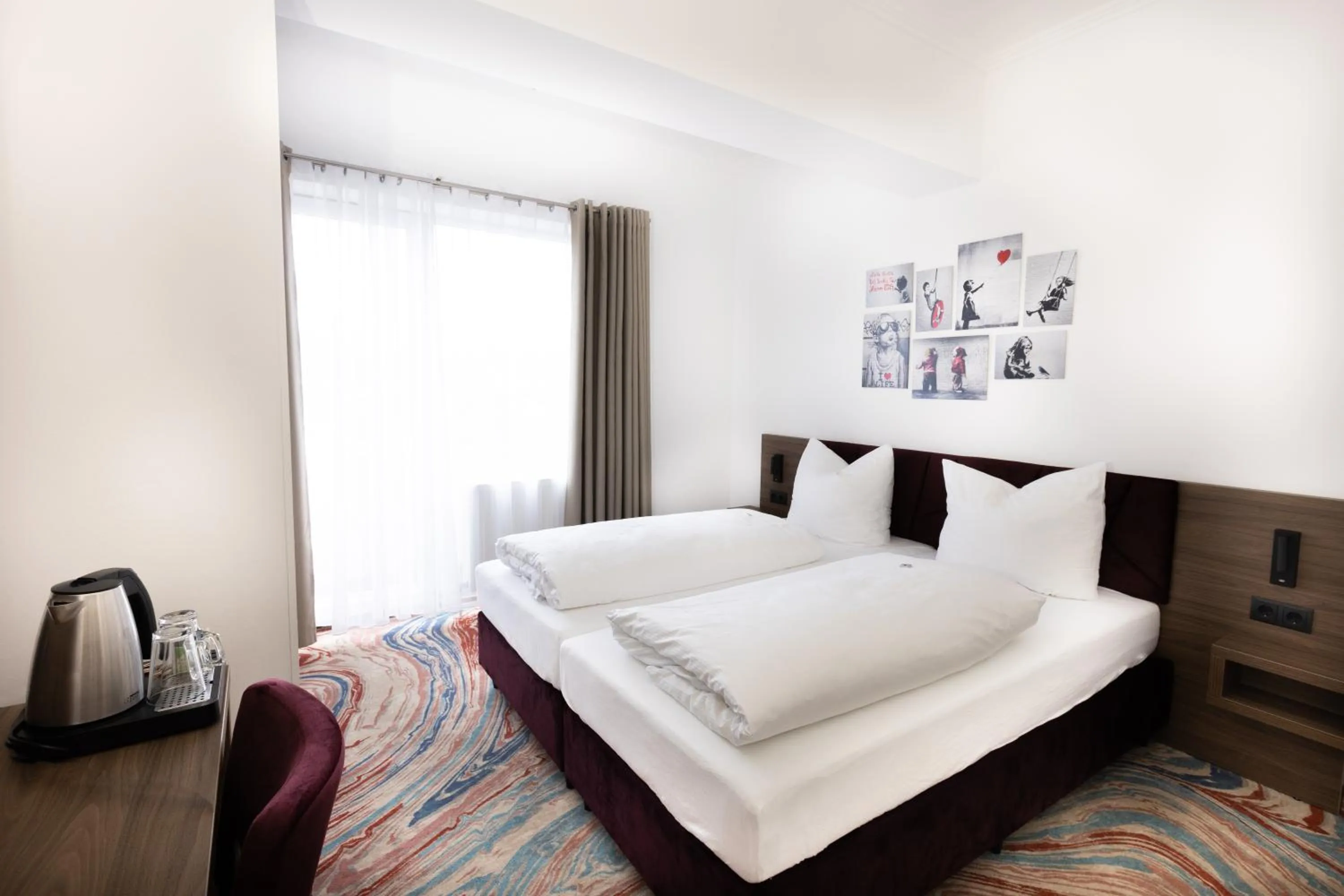 Photo of the whole room, Bed in Firzlaff's Hotel