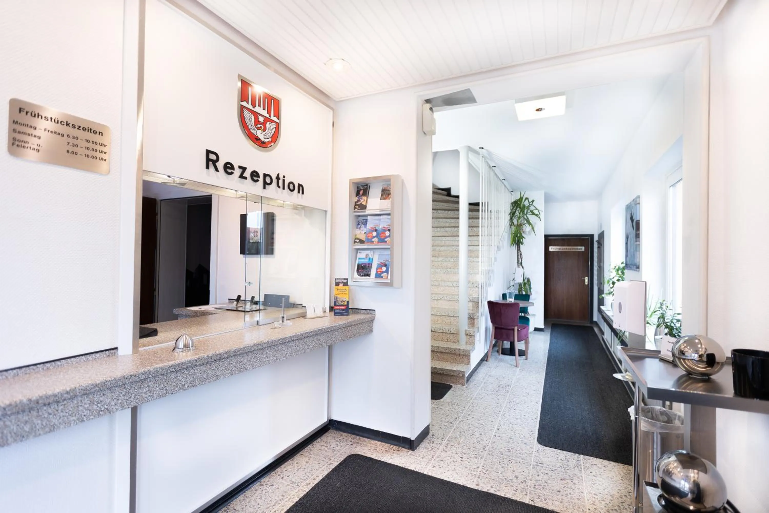 Lobby or reception in Firzlaff's Hotel