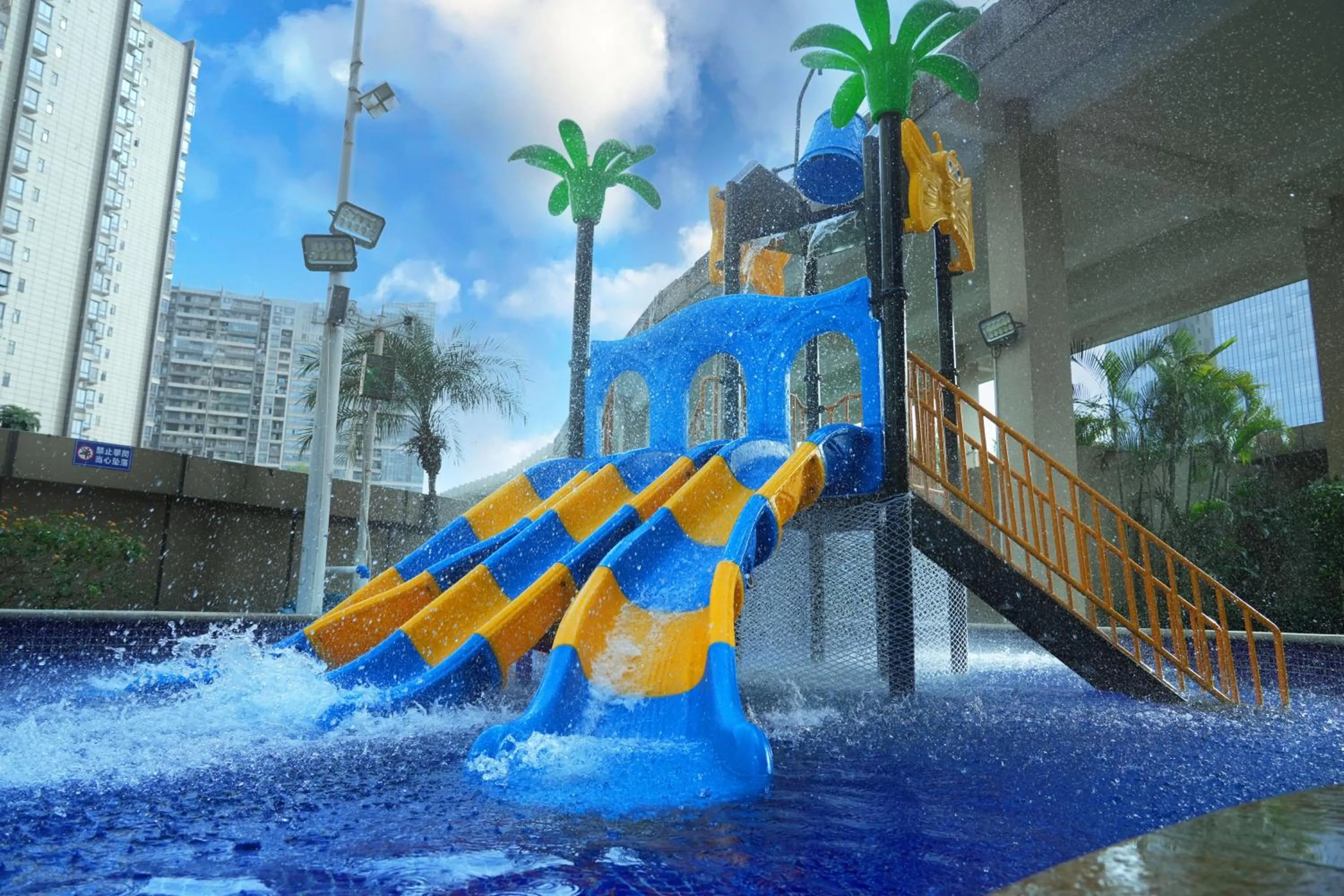 Aqua park in Hilton Foshan